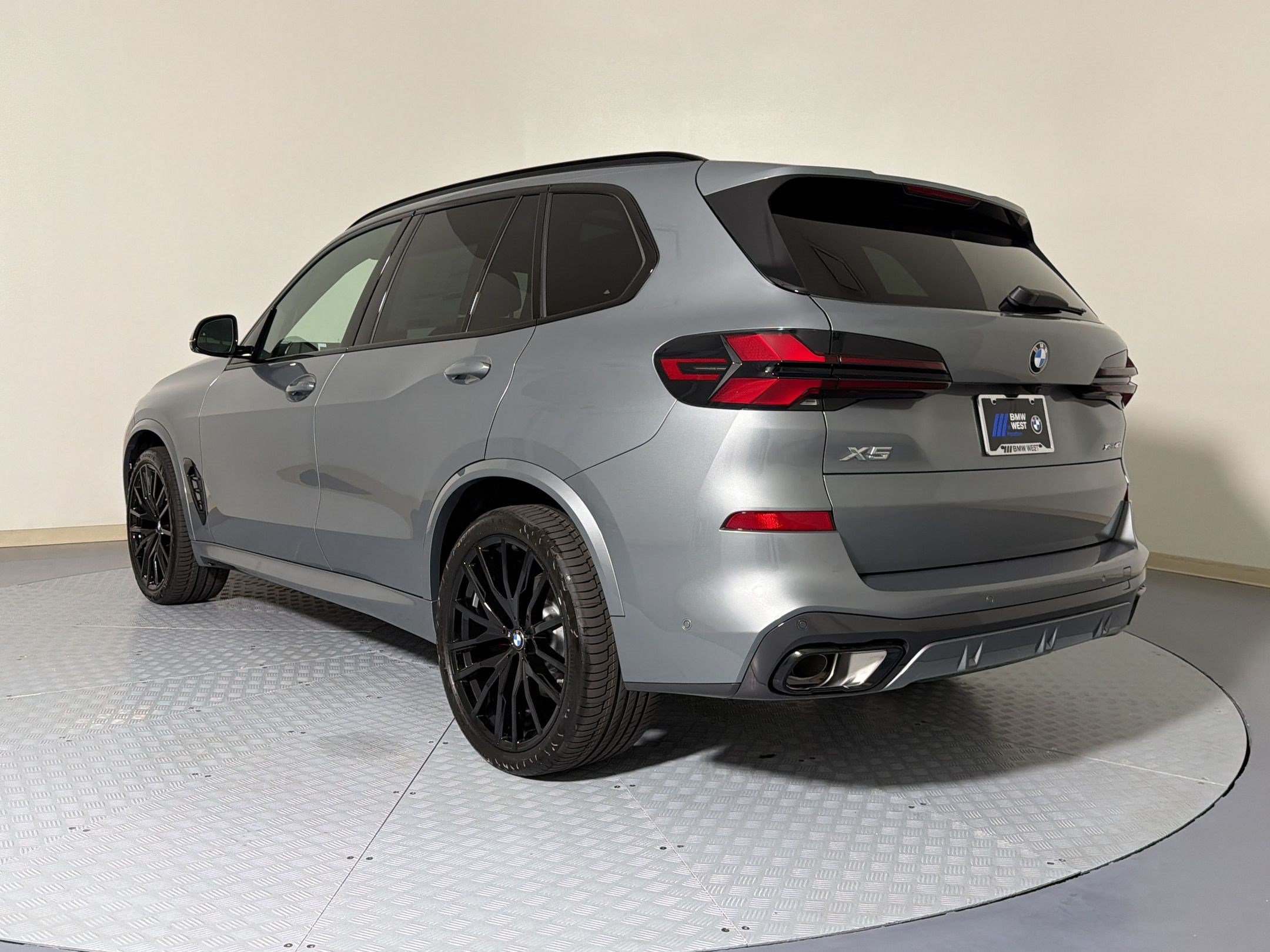 New 2026 BMW X5 xDrive40i SUV