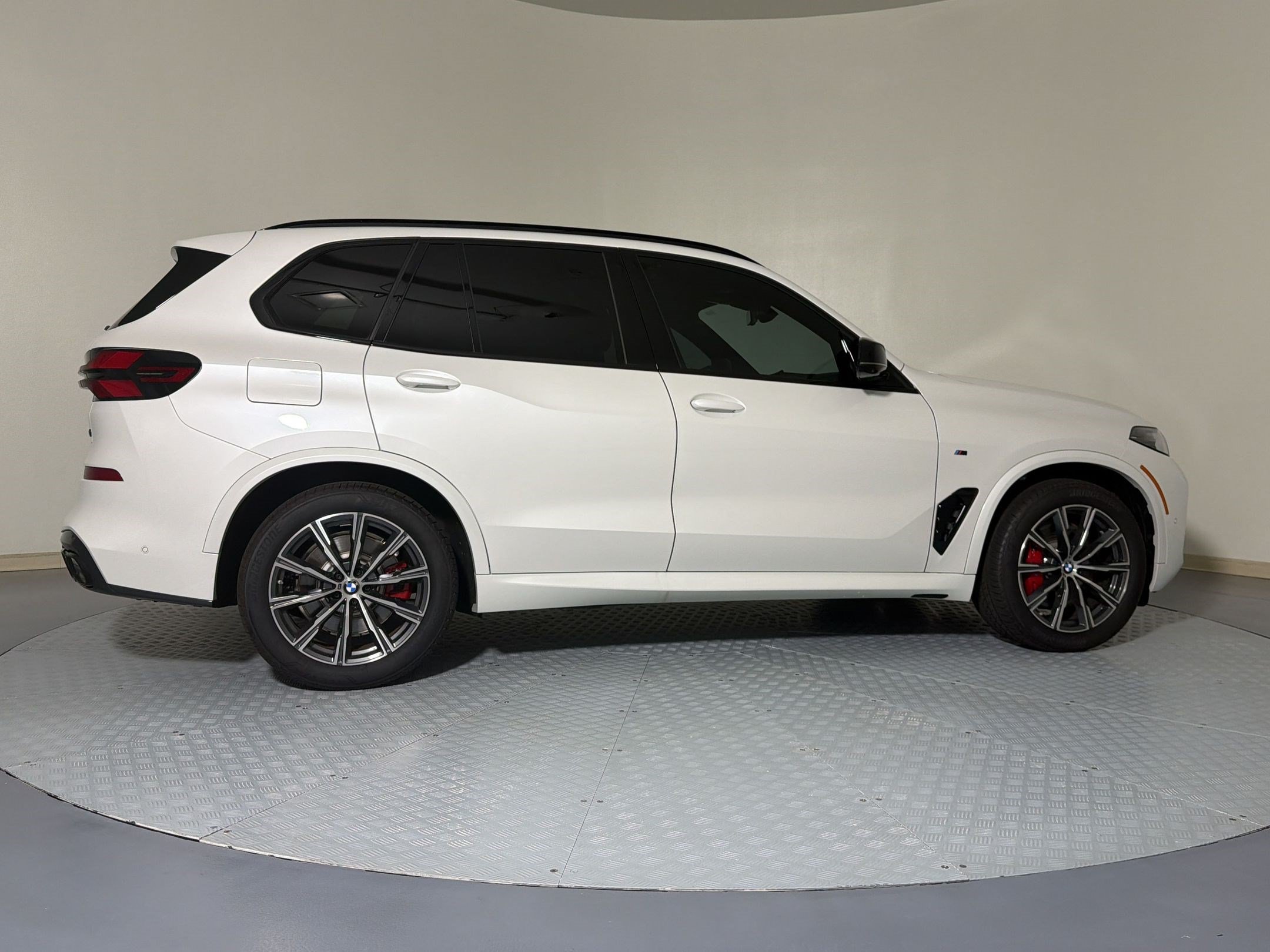 2026 BMW X5 M60i - Photo 7