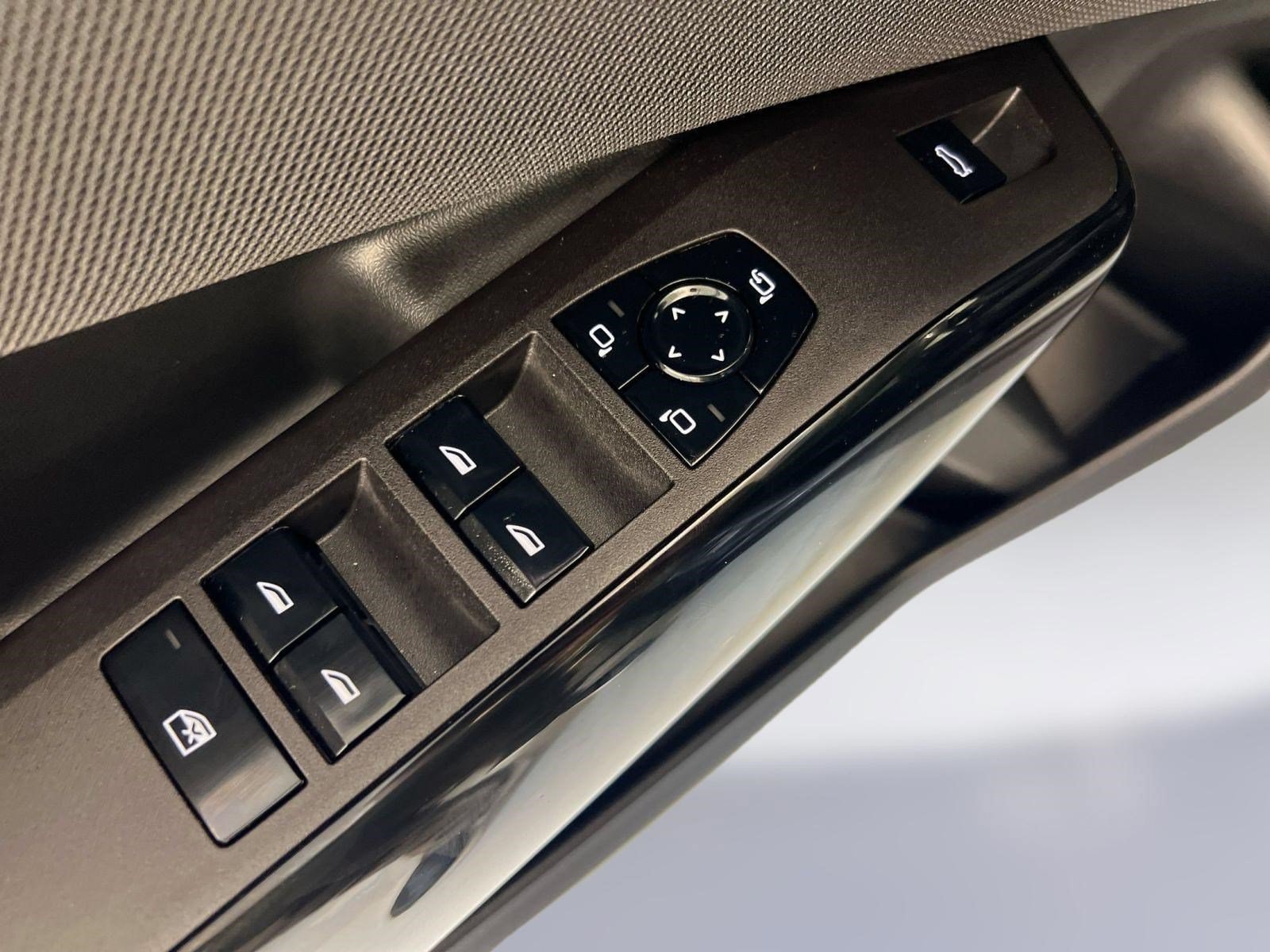 2026 BMW X3 30 - Photo 23