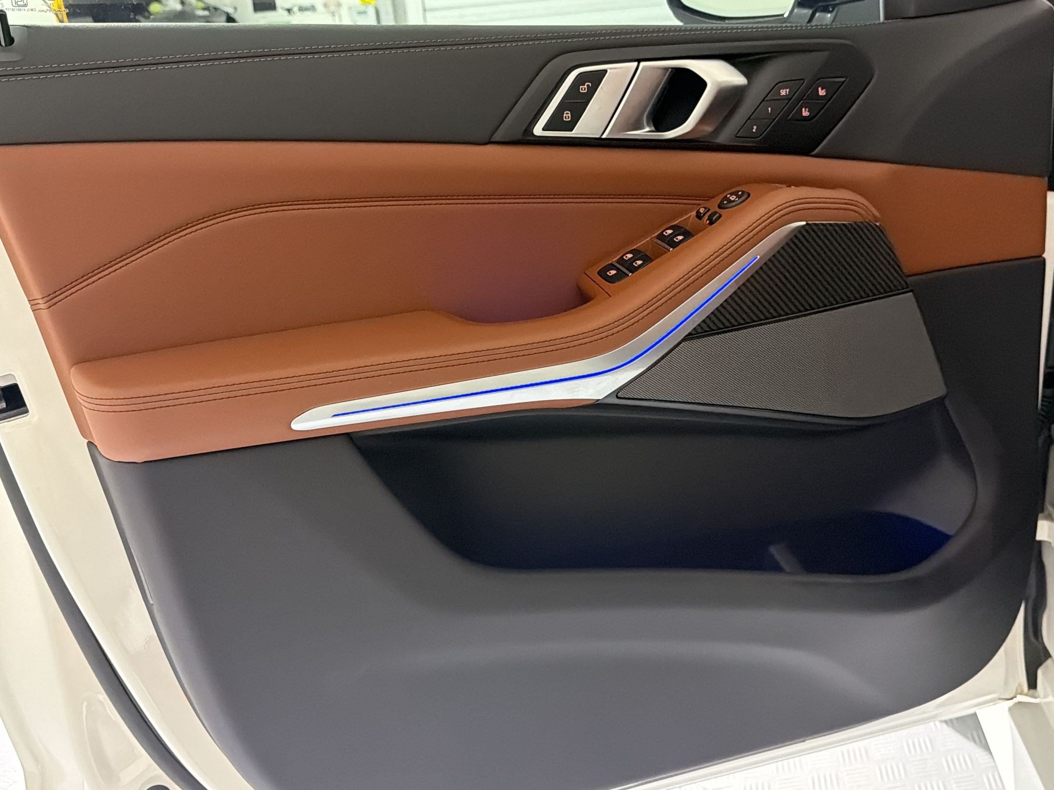 2026 BMW X5 M60i - Photo 13