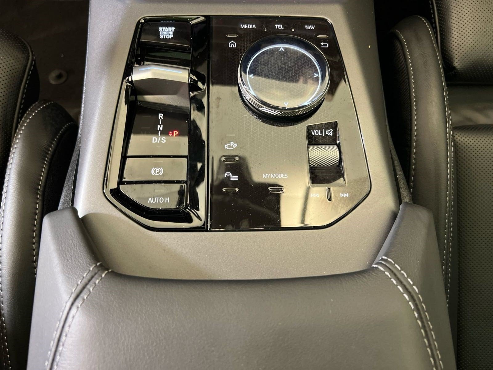 2026 BMW X3 30 - Photo 17
