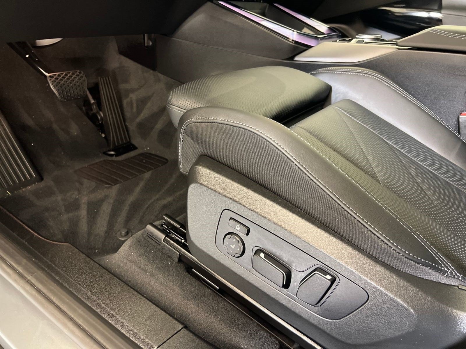 2026 BMW X3 30 - Photo 12