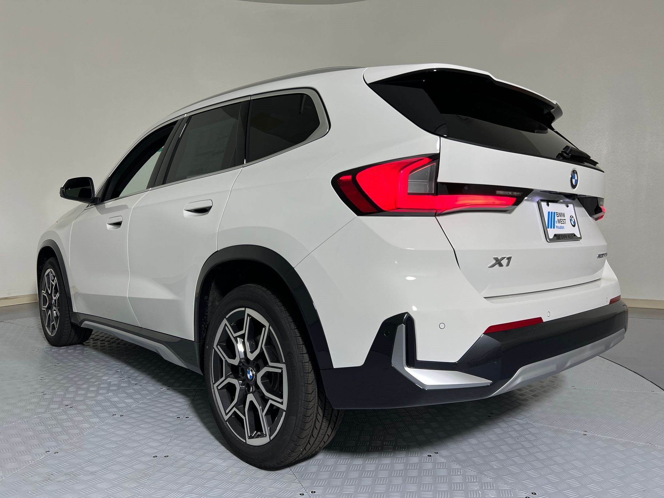New 2026 BMW X1 xDrive28i SUV
