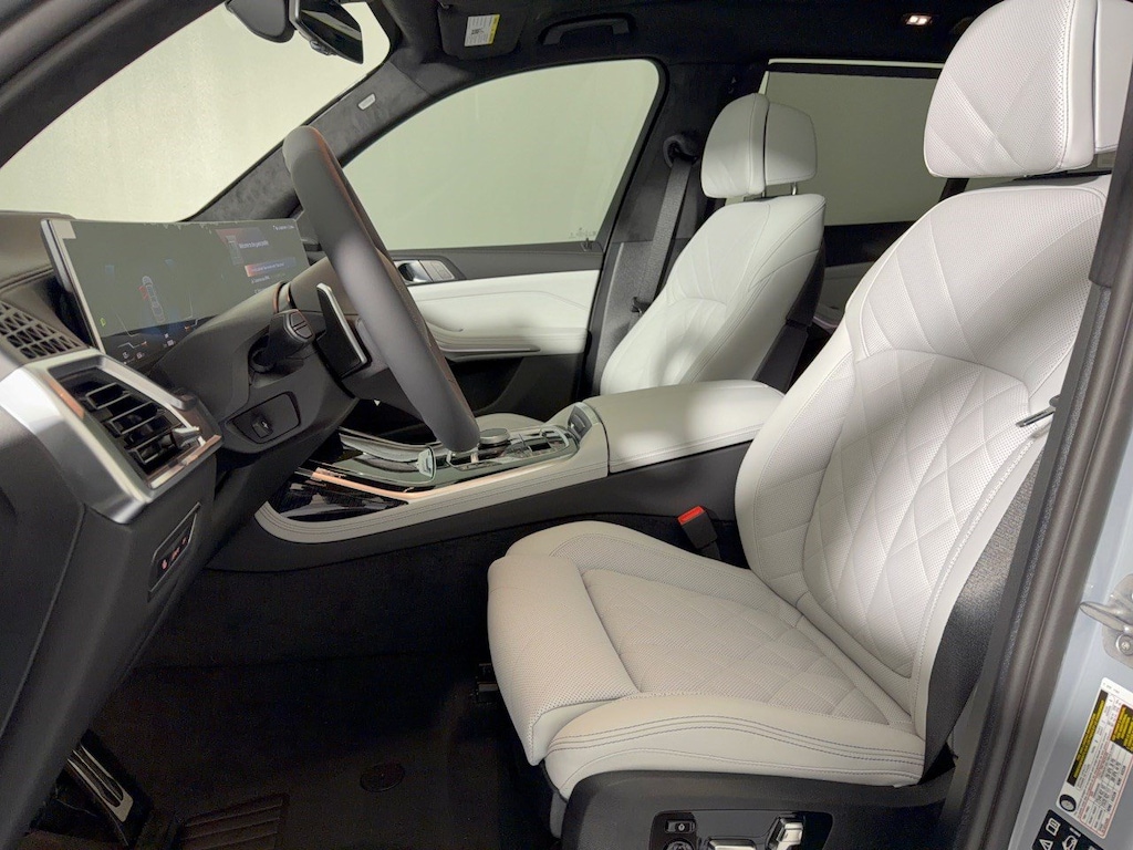 New 2027 BMW X7 xDrive40i SUV