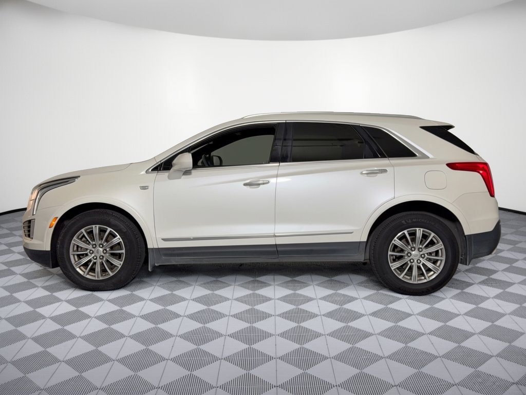 Used 2017 Cadillac XT5 Luxury with VIN 1GYKNBRS6HZ121448 for sale in Katy, TX