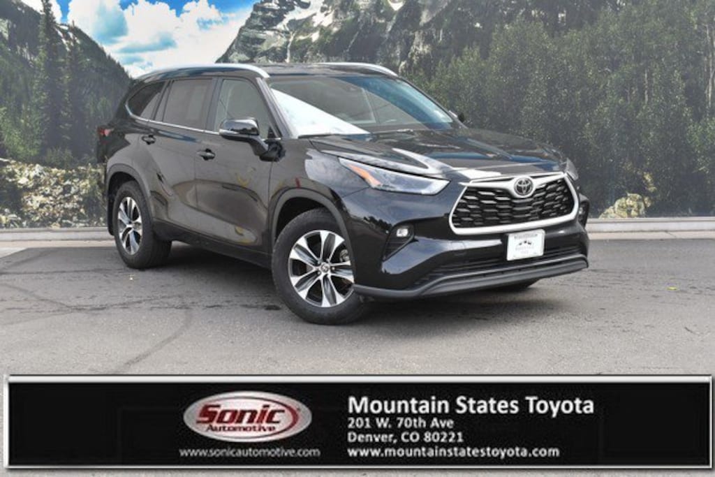 Used 2025 Toyota Highlander XLE Sport Utility