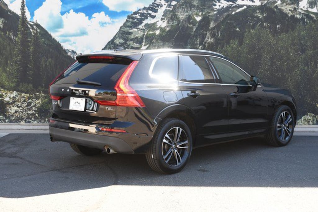 Used 2019 Volvo XC60 T5 Momentum SUV