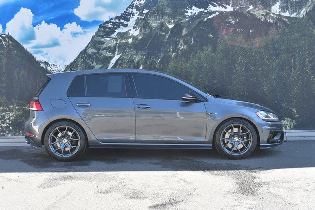 Used 2018 Volkswagen Golf R 2.0T w/DCC & Navigation Hatchback