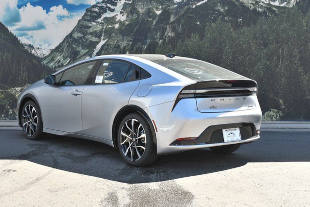 New 2027 Toyota Prius Plug-in Hybrid XSE Hatchback