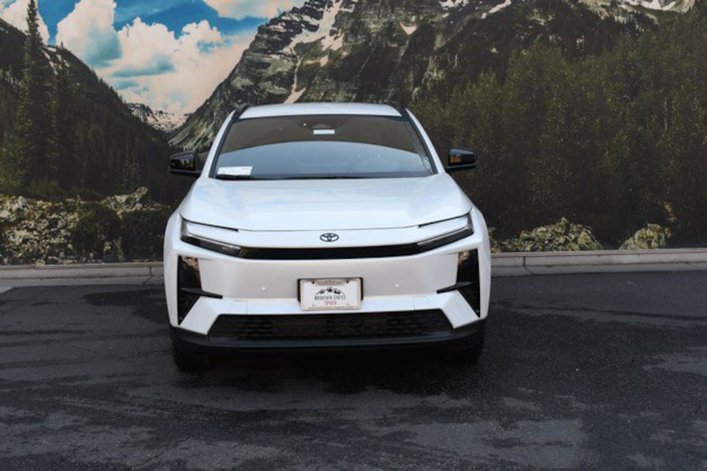 New 2026 Toyota C-HR SE SE AWD
