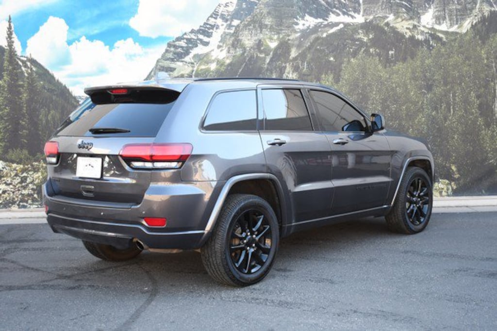 Used 2019 Jeep Grand Cherokee Altitude SUV