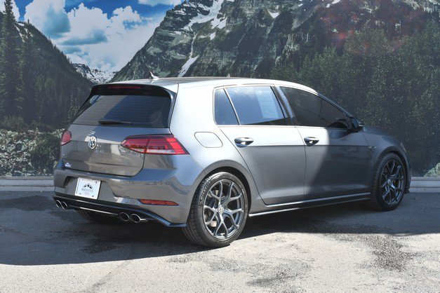 Used 2018 Volkswagen Golf R 2.0T w/DCC & Navigation Hatchback