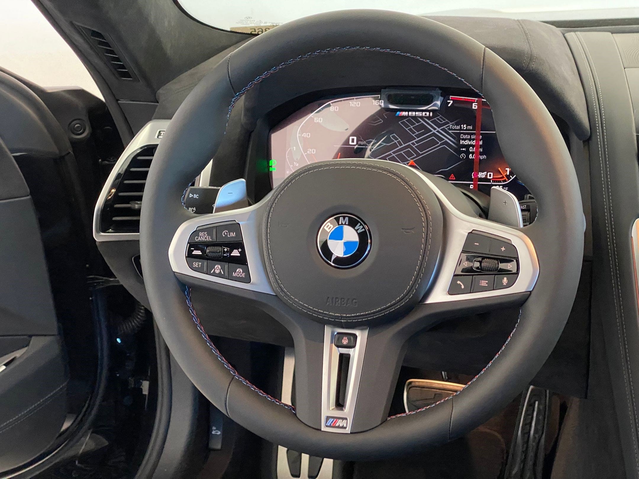 2026 BMW 8 Series M850i - Photo 15
