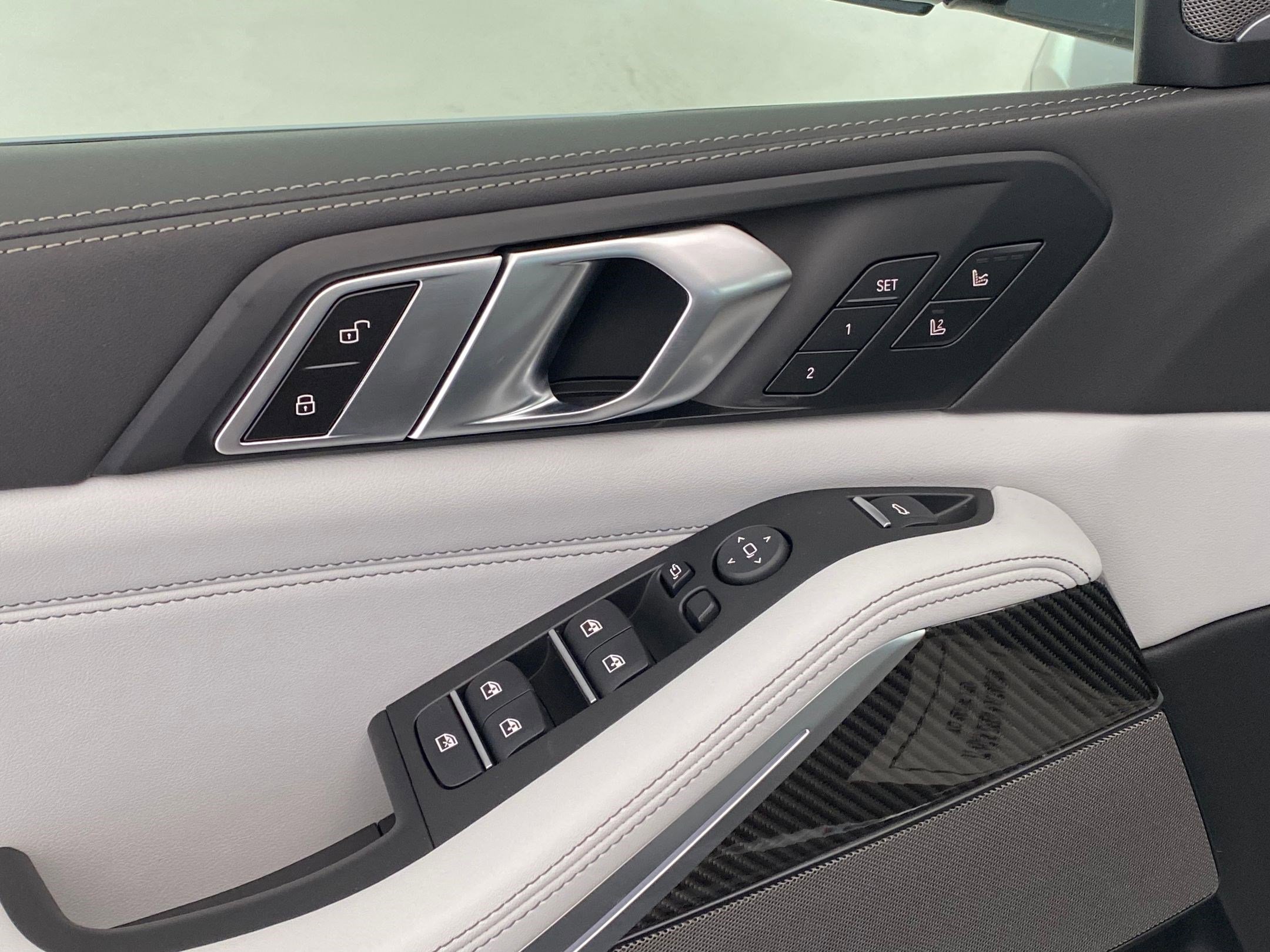 2026 BMW X5 M60i - Photo 25
