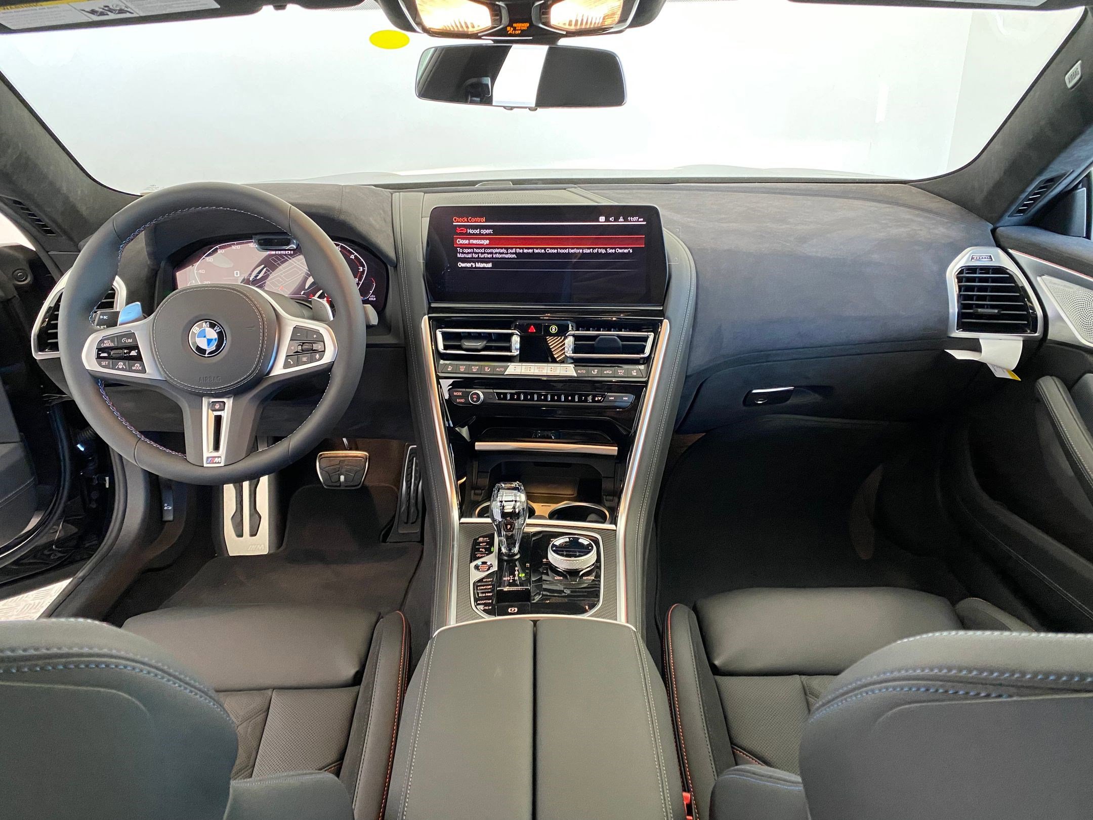 2026 BMW 8 Series M850i - Photo 14