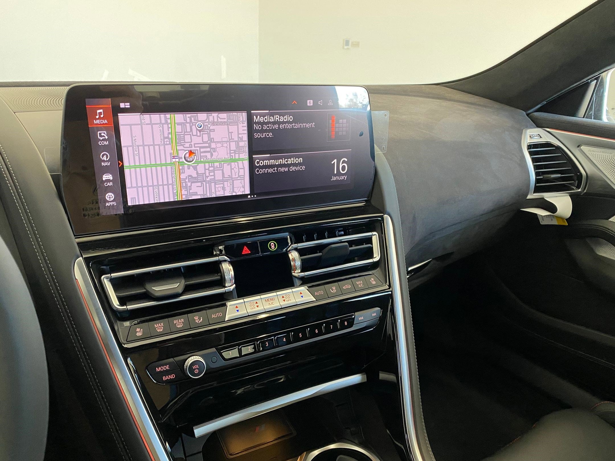 2026 BMW 8 Series M850i - Photo 23