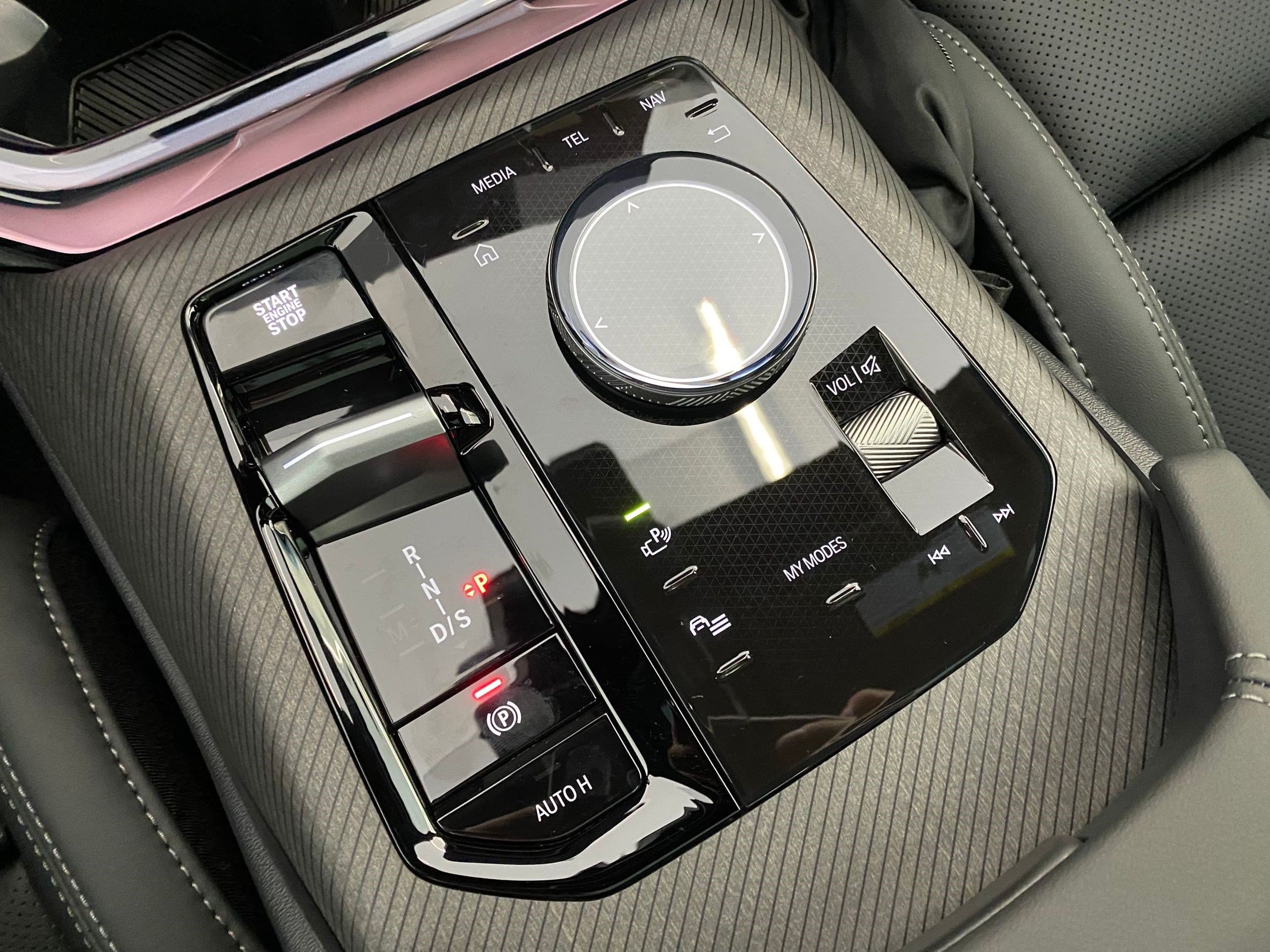 2026 BMW X3 30 - Photo 25