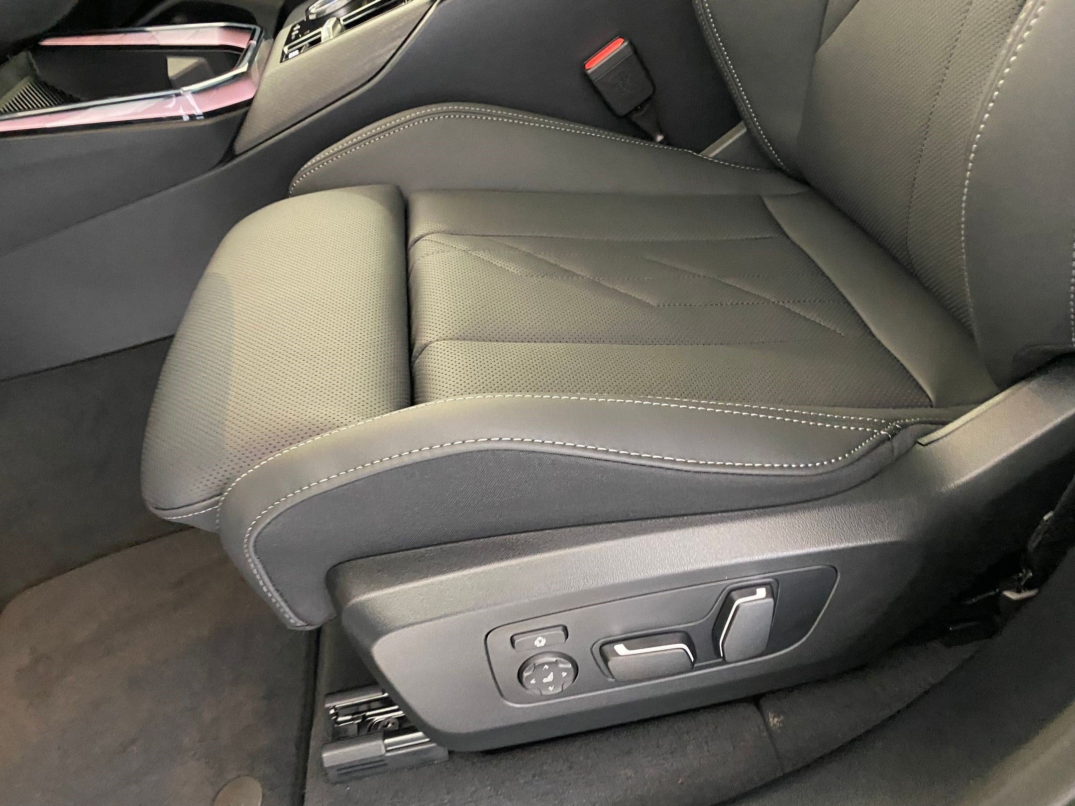 2026 BMW X3 30 - Photo 10