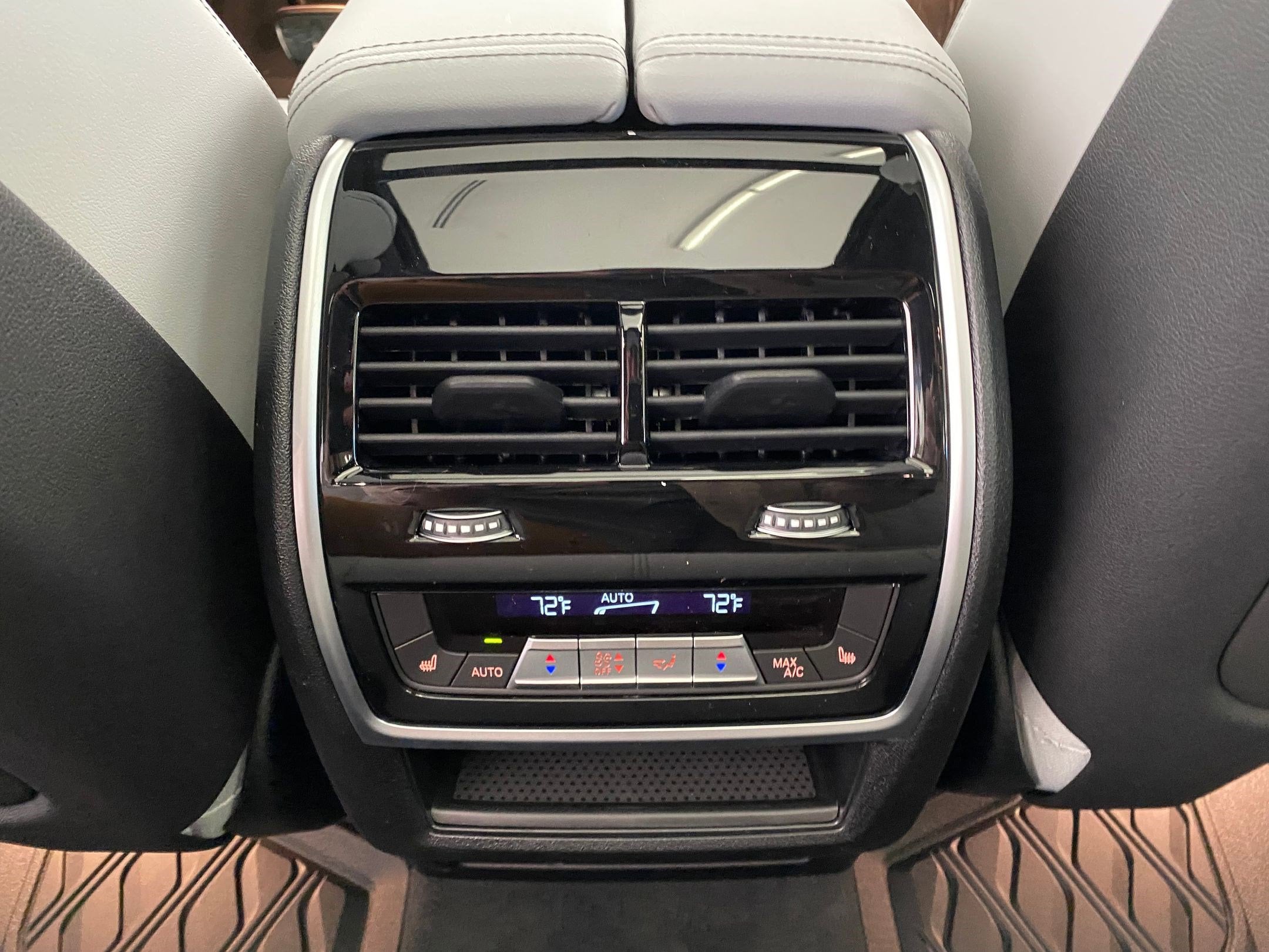 2026 BMW X5 M60i - Photo 30