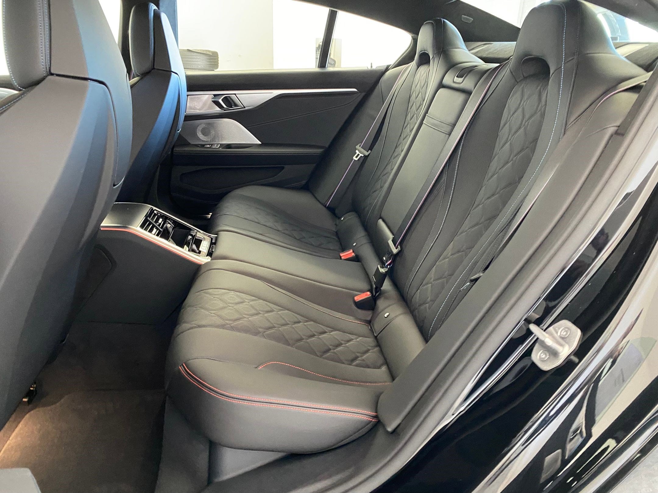 2026 BMW 8 Series M850i - Photo 13