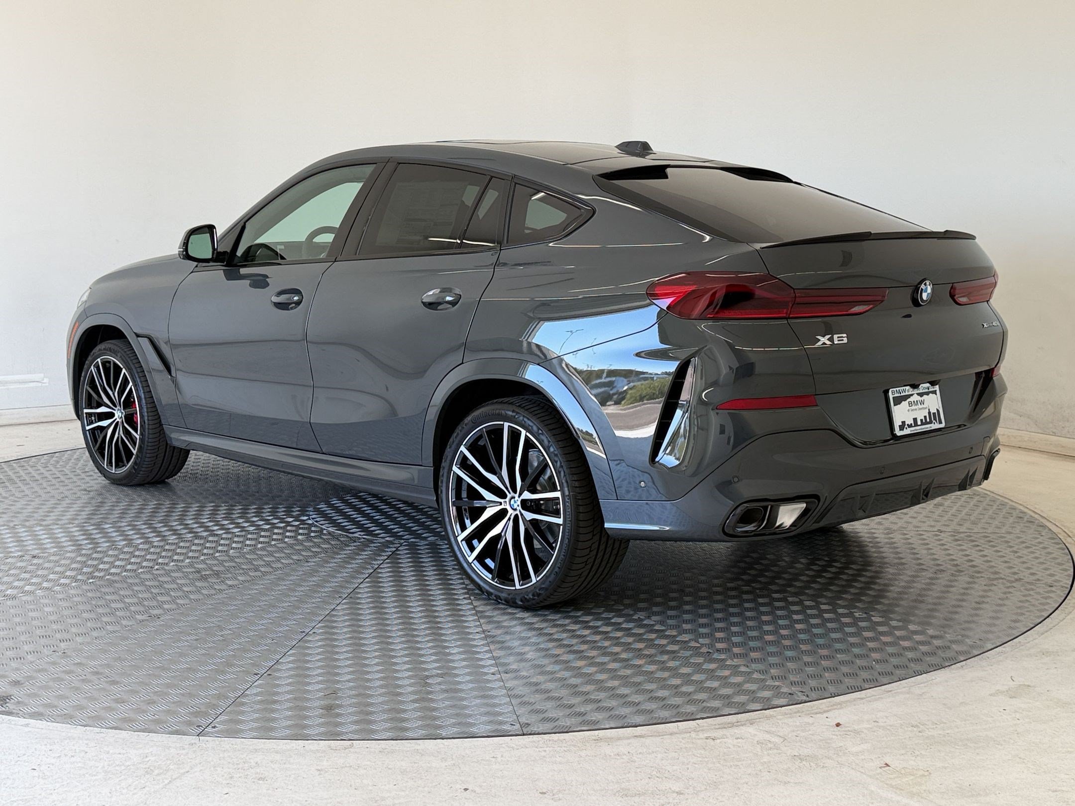 New 2027 BMW X6 xDrive40i SUV