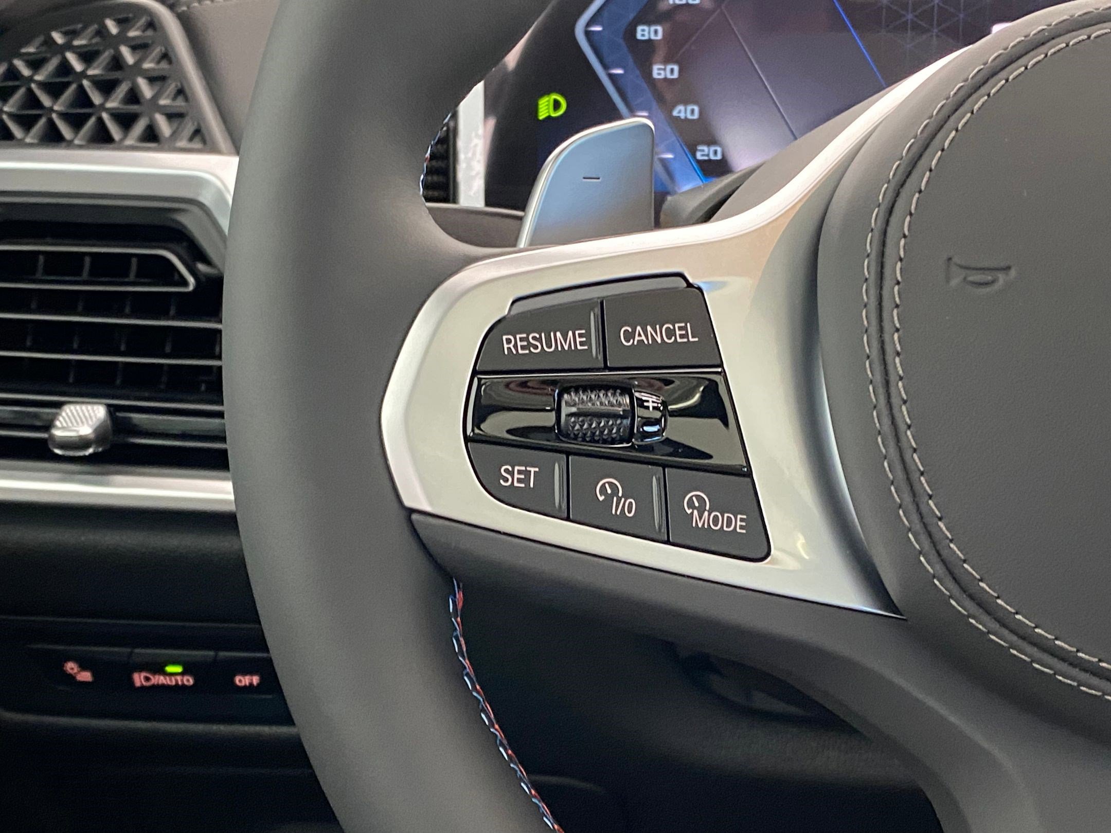 2026 BMW X5 M60i - Photo 18