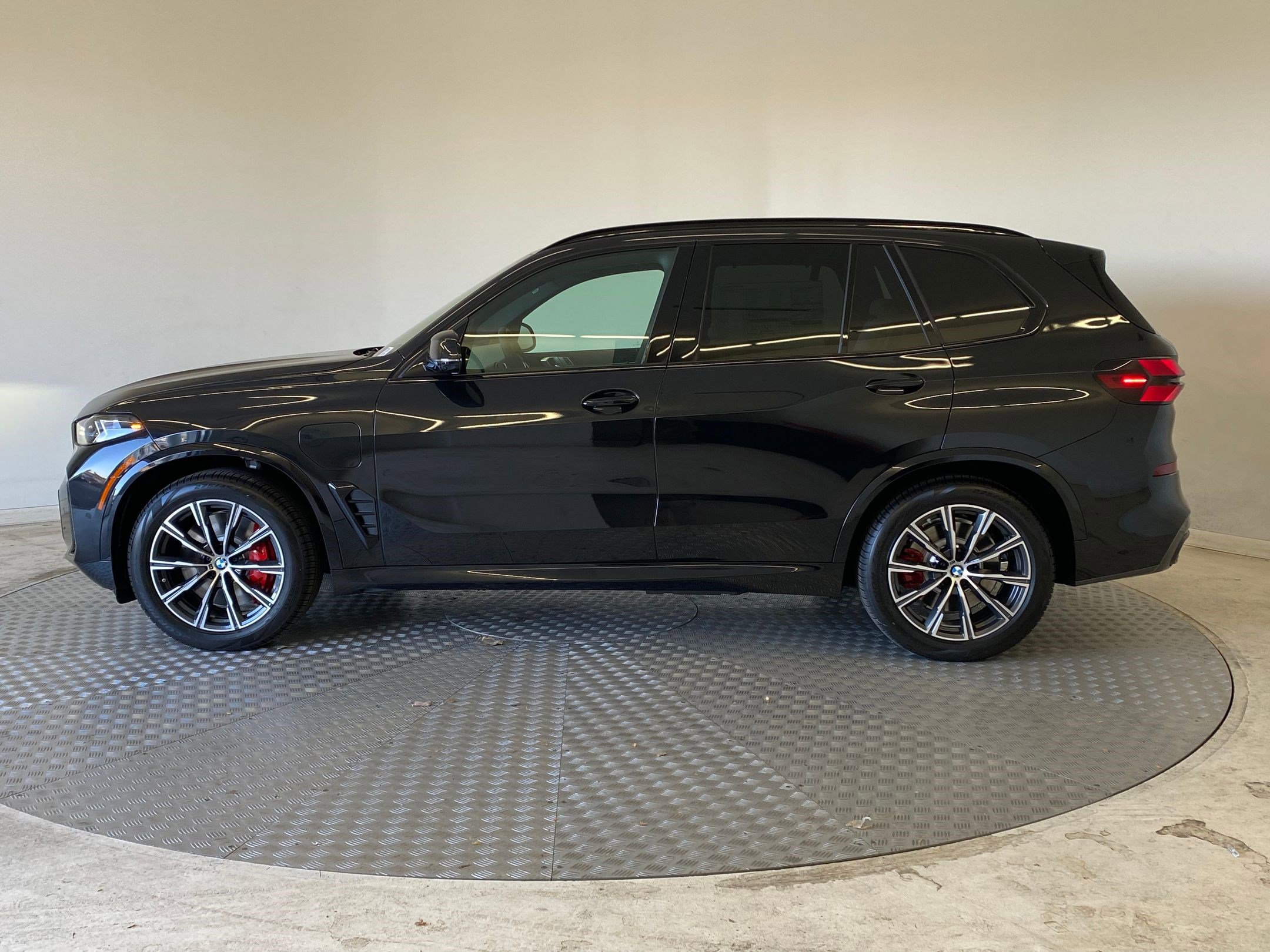 New 2026 BMW X5 PHEV xDrive50e SUV
