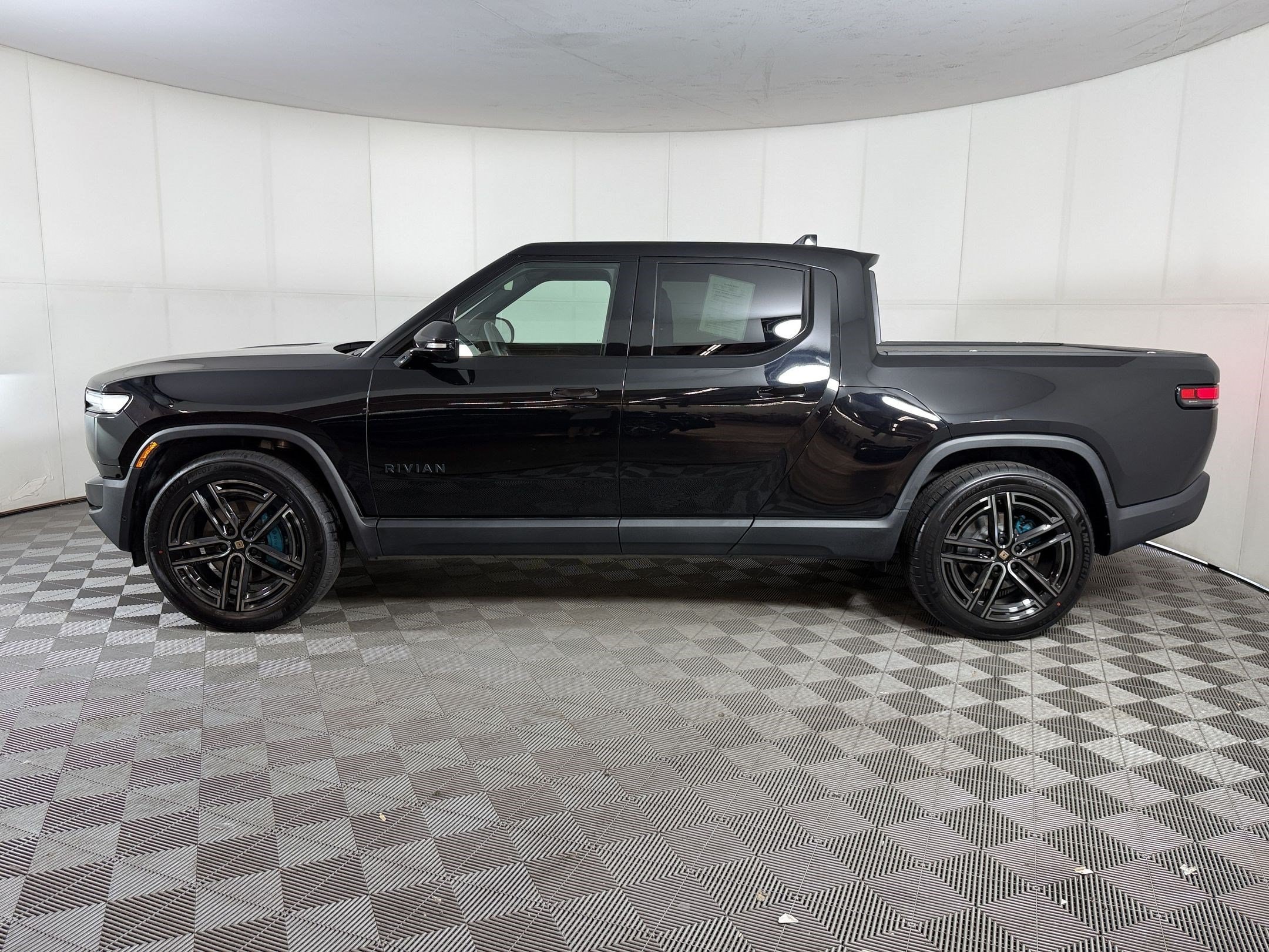 Used 2026 Rivian R1T Base with VIN 7FCTGAAP5TN043311 for sale in Denver, CO