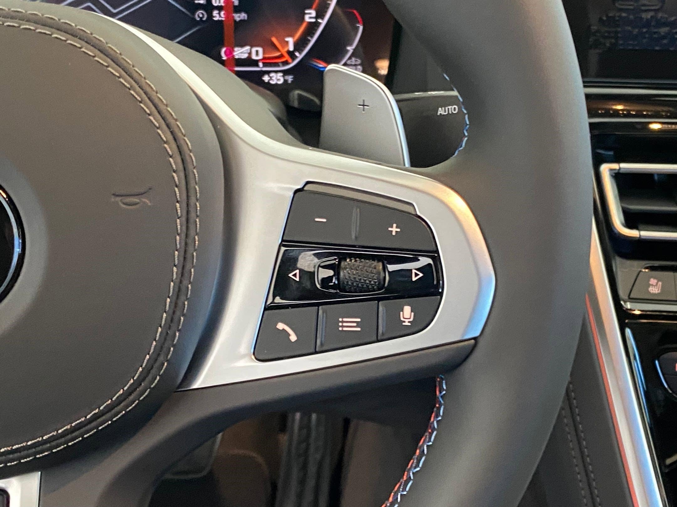 2026 BMW 8 Series M850i - Photo 29