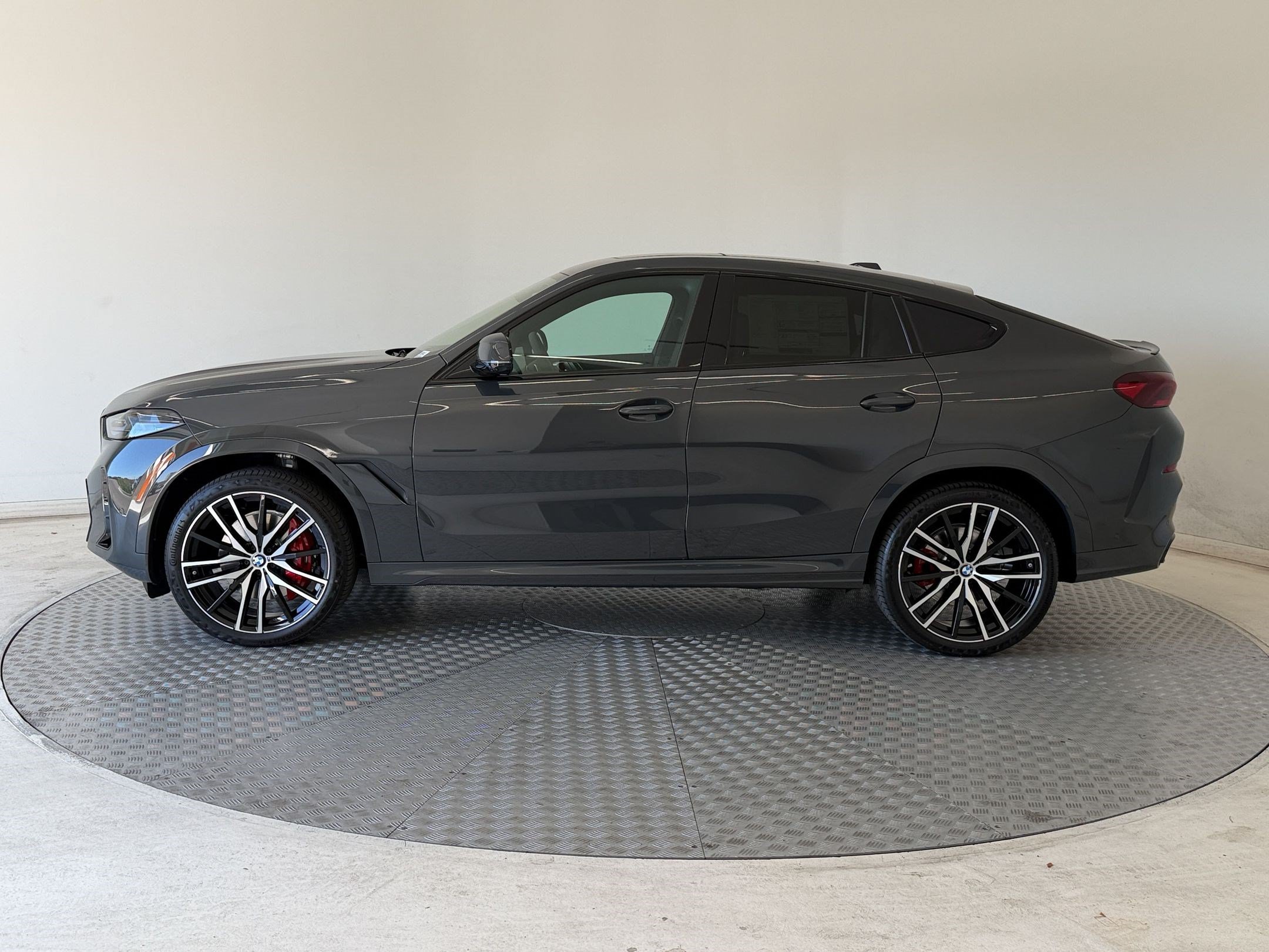 New 2027 BMW X6 xDrive40i SUV
