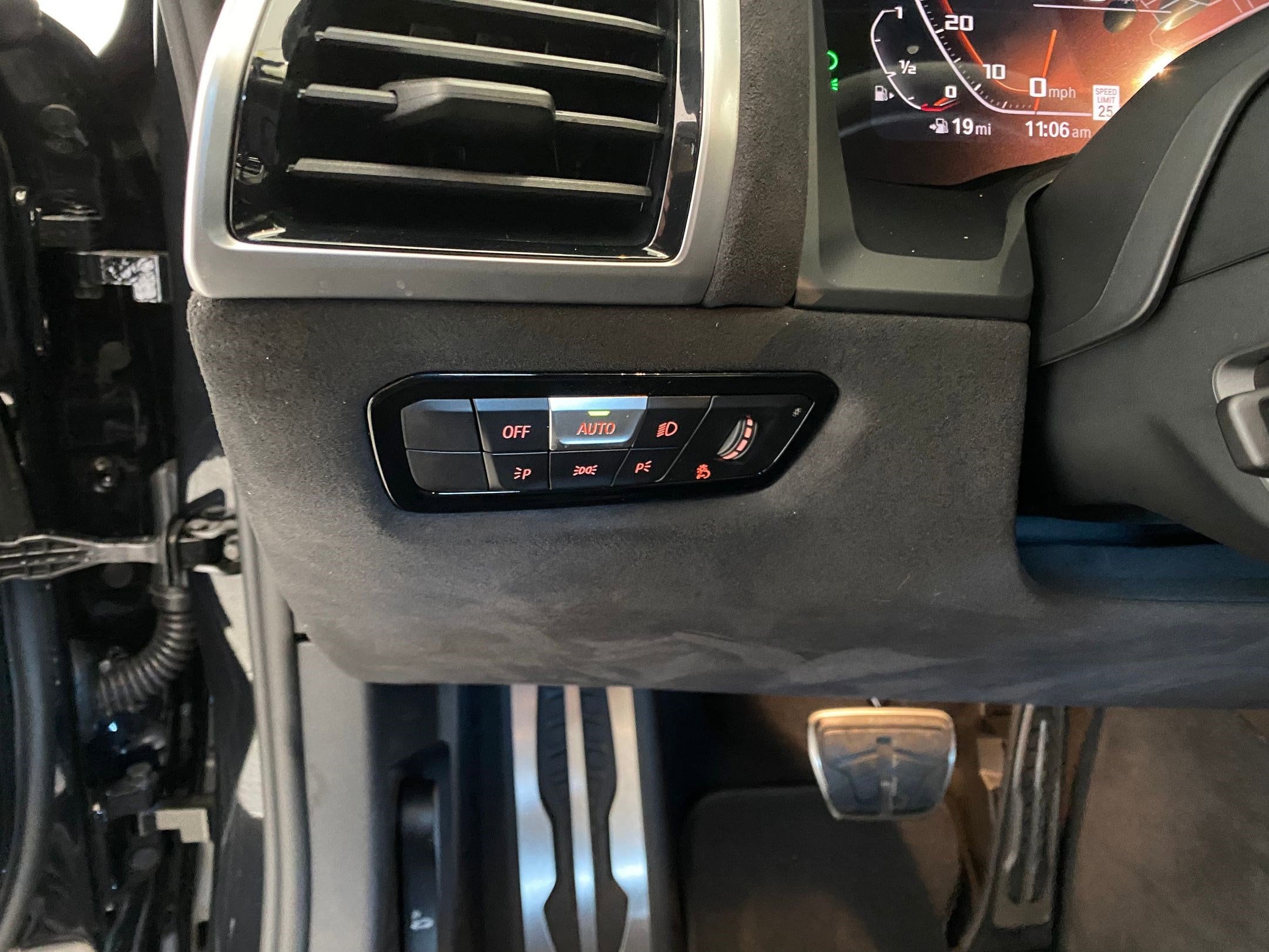 2026 BMW 8 Series M850i - Photo 22