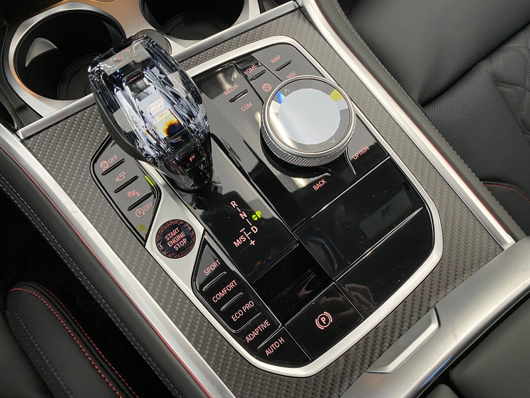 2026 BMW 8 Series M850i - Photo 17