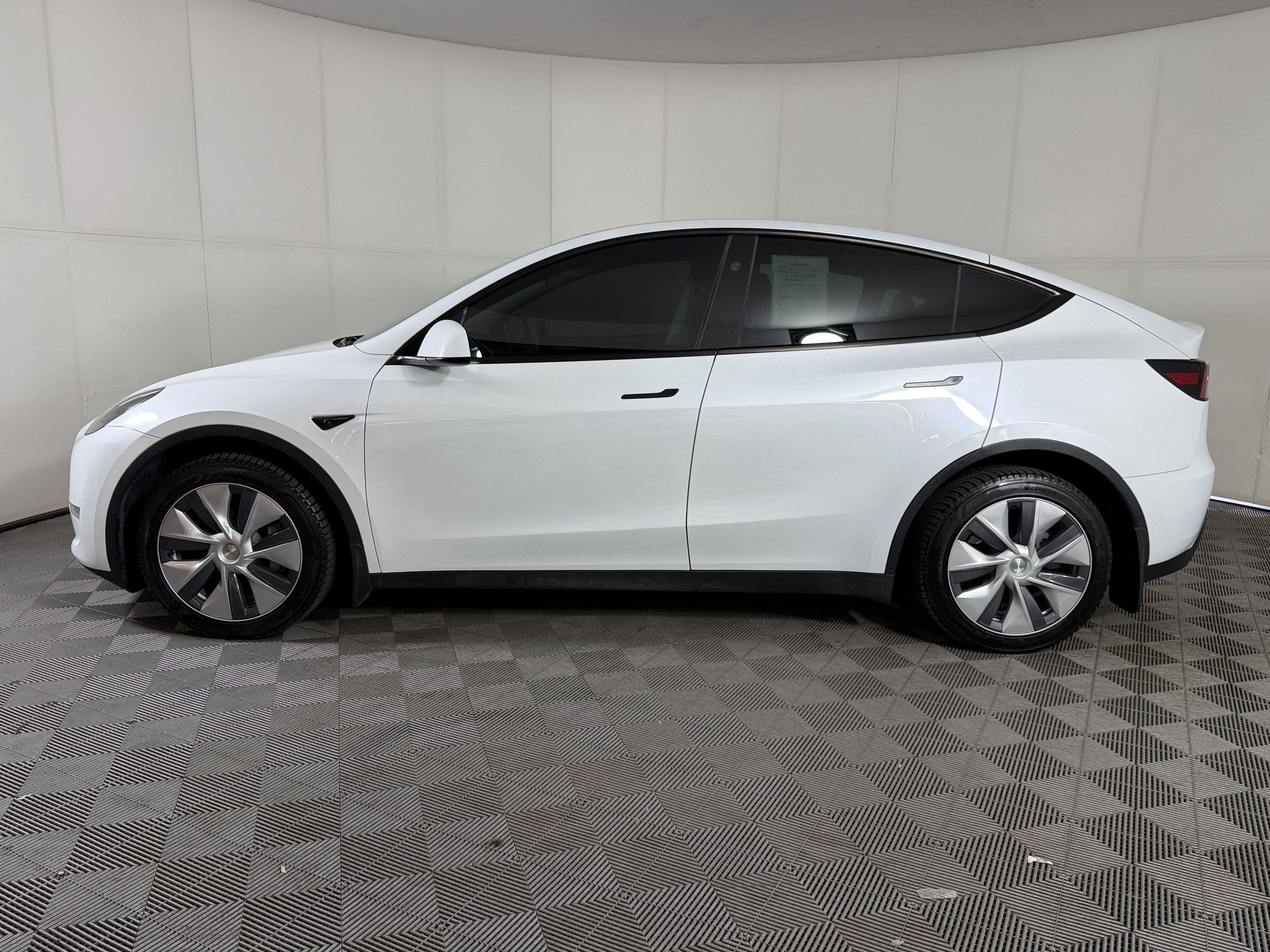 Used 2024 Tesla Model Y Long Range with VIN 7SAYGDEE7RA263188 for sale in Denver, CO