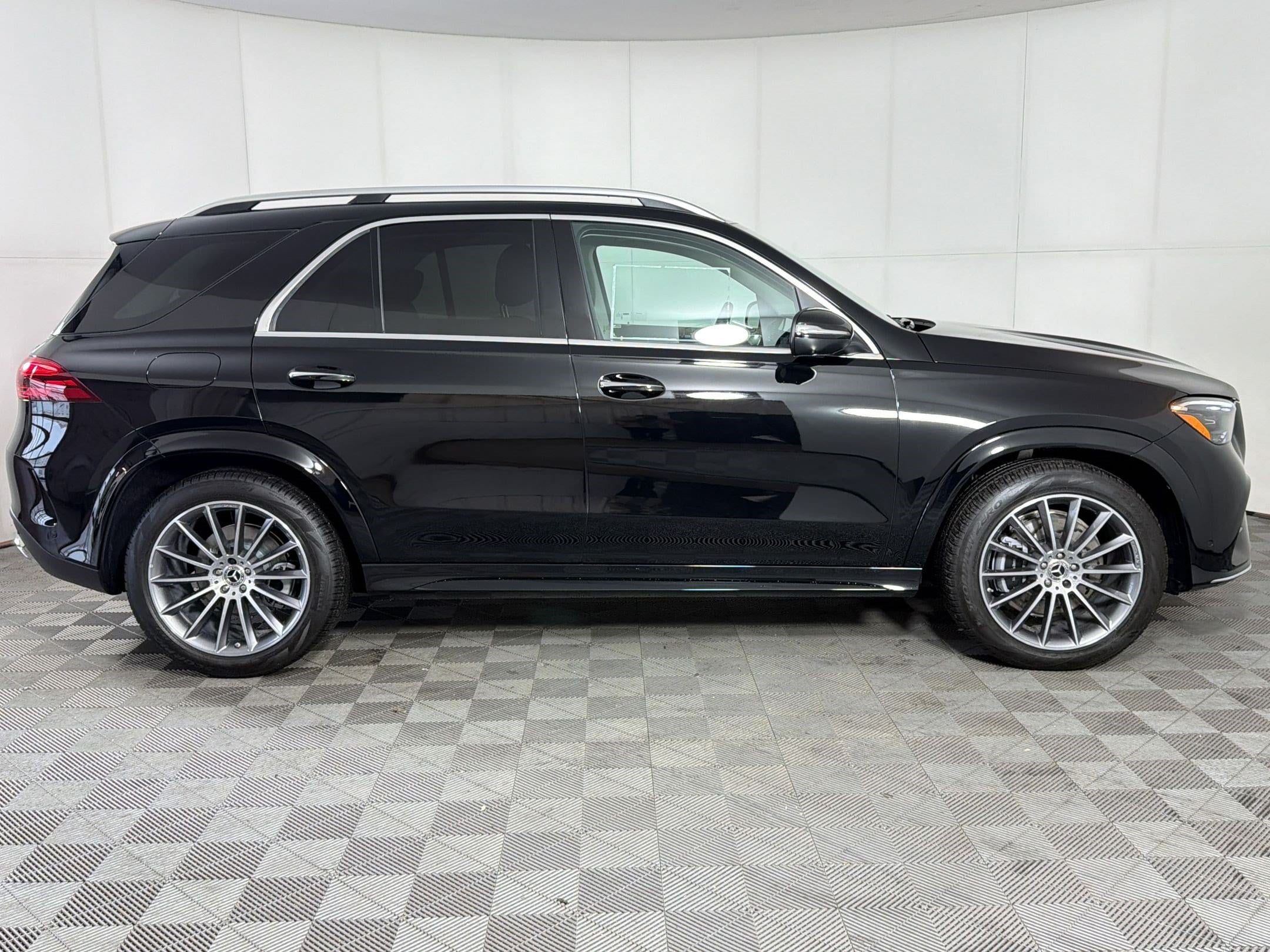 2026 Mercedes-Benz GLE GLE450 - Photo 8