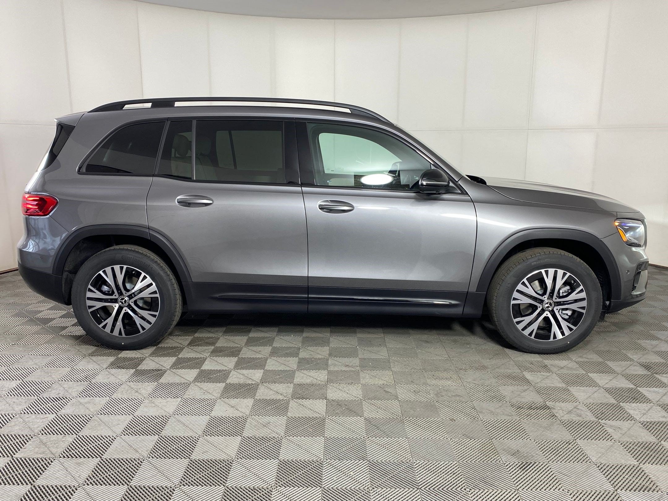 2026 Mercedes-Benz GLB GLB 250 - Photo 8