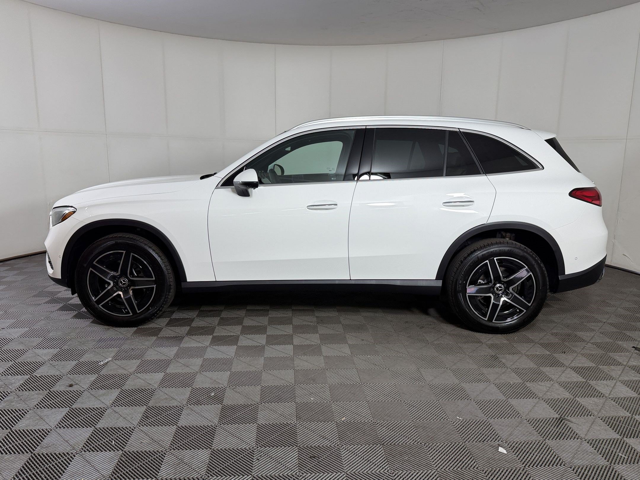New 2027 Mercedes-Benz GLC 300 4MATIC SUV