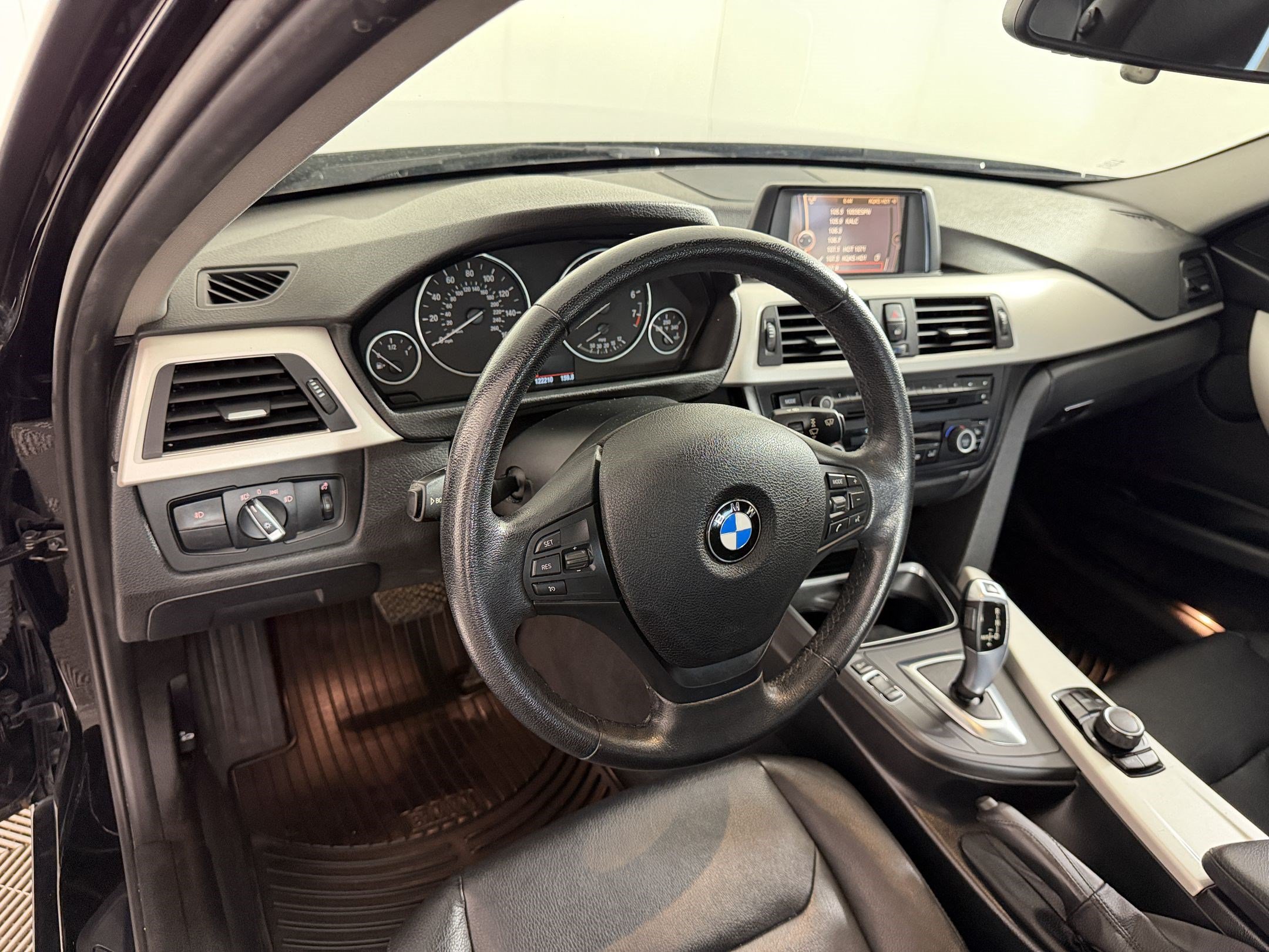 Used 2014 BMW 320i xDrive 4dr Car