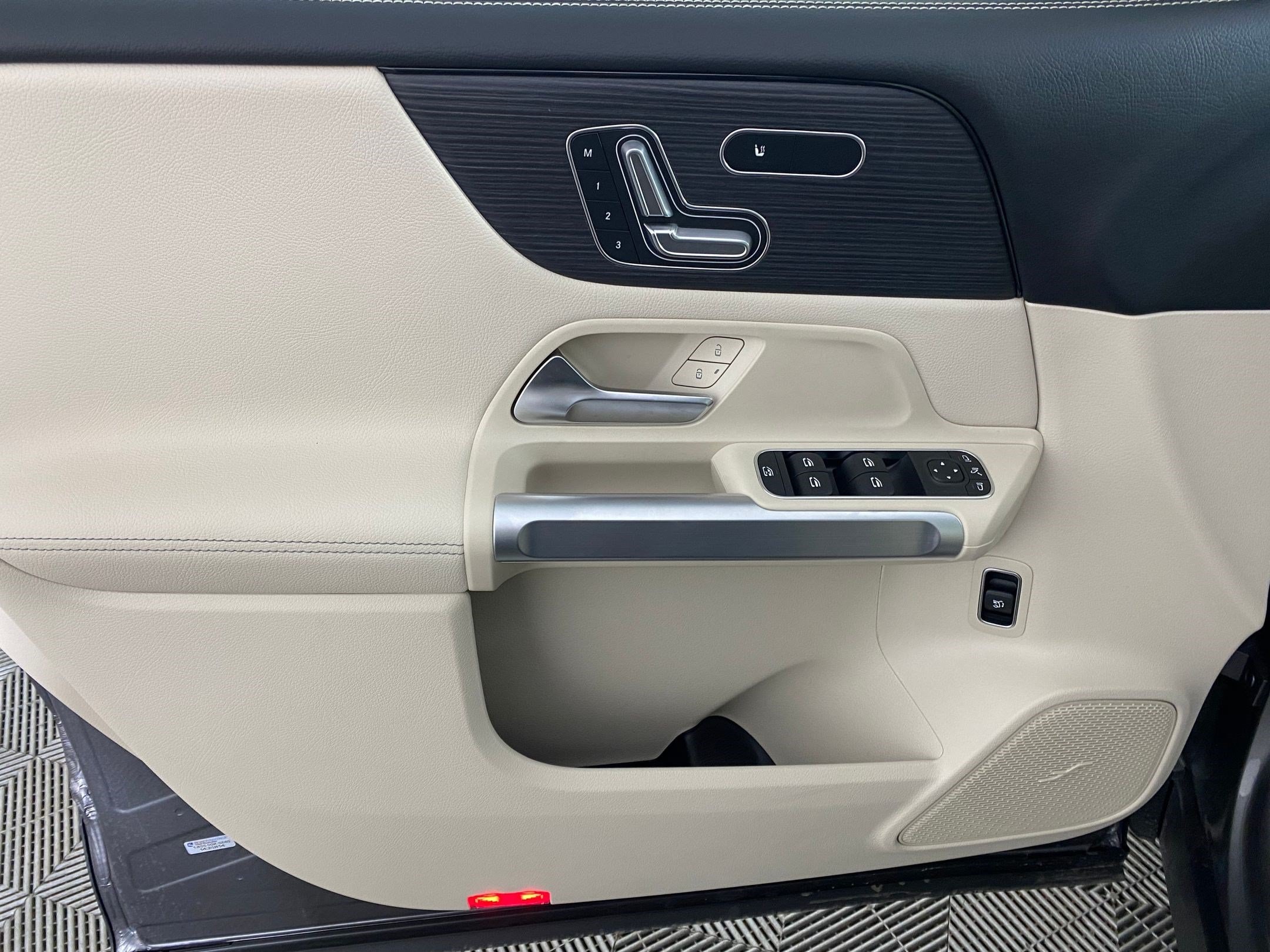 2026 Mercedes-Benz GLB GLB 250 - Photo 12