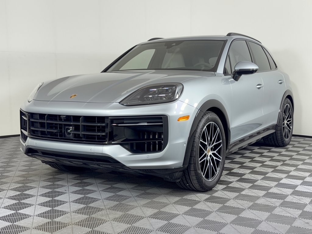 2025 Porsche Cayenne GTS SUV
