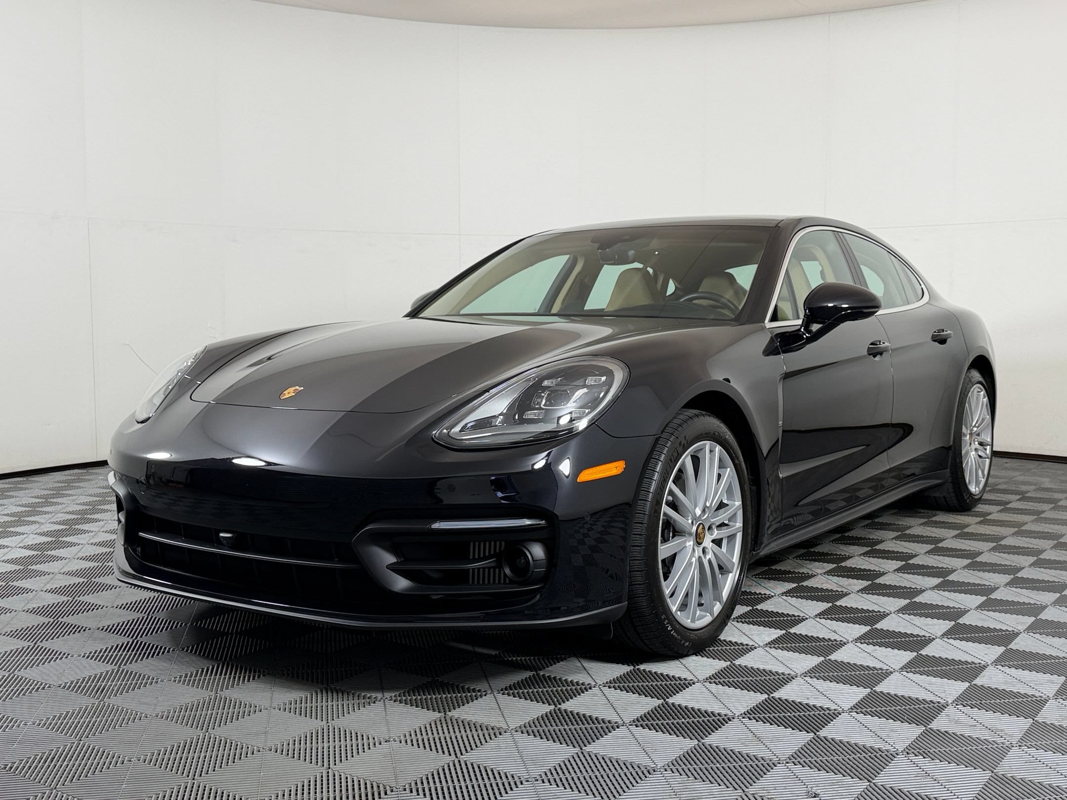 2023 Porsche Panamera 4 Platinum Edition Hatchback