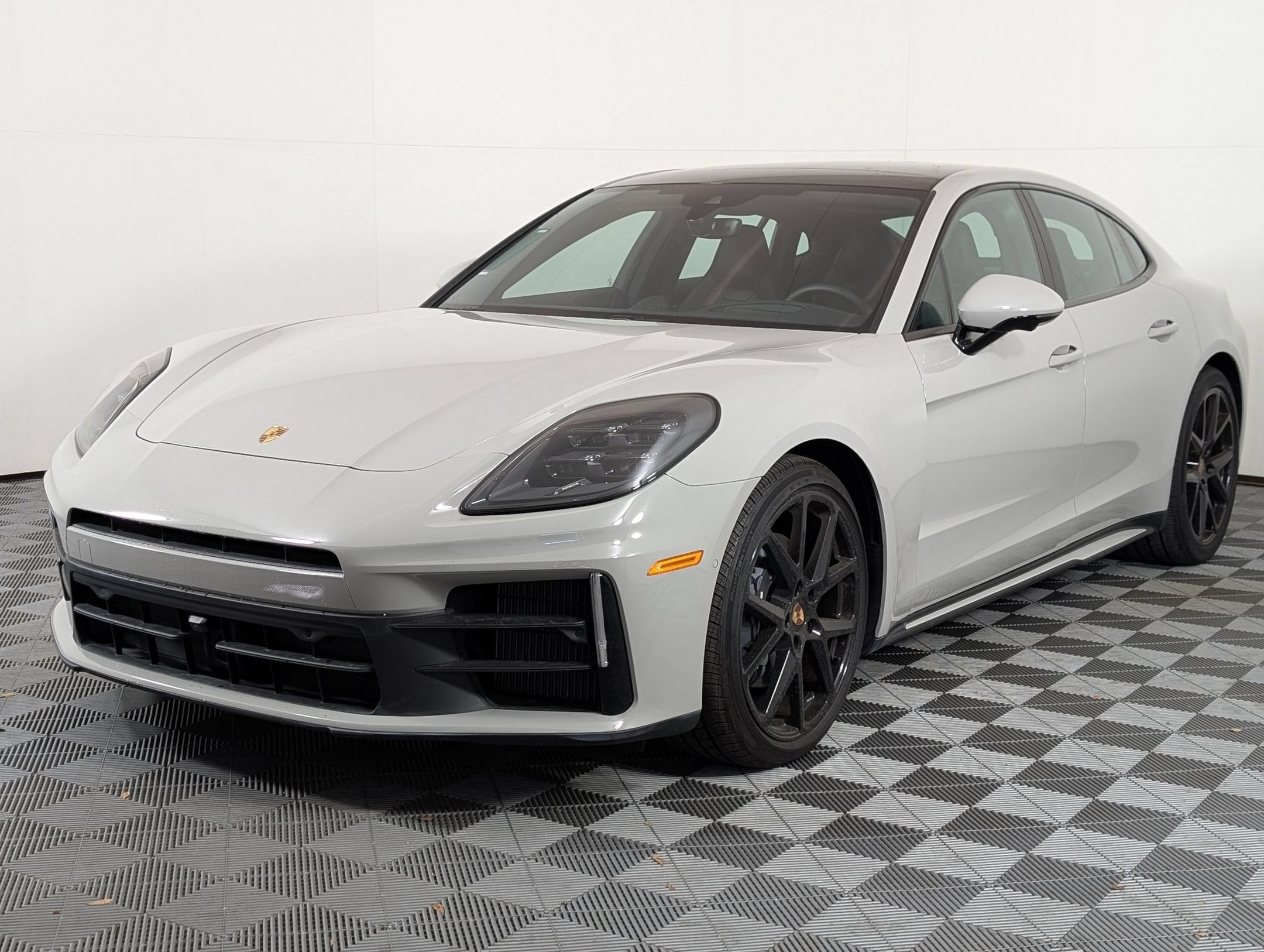 2025 Porsche Panamera 4 Hatchback