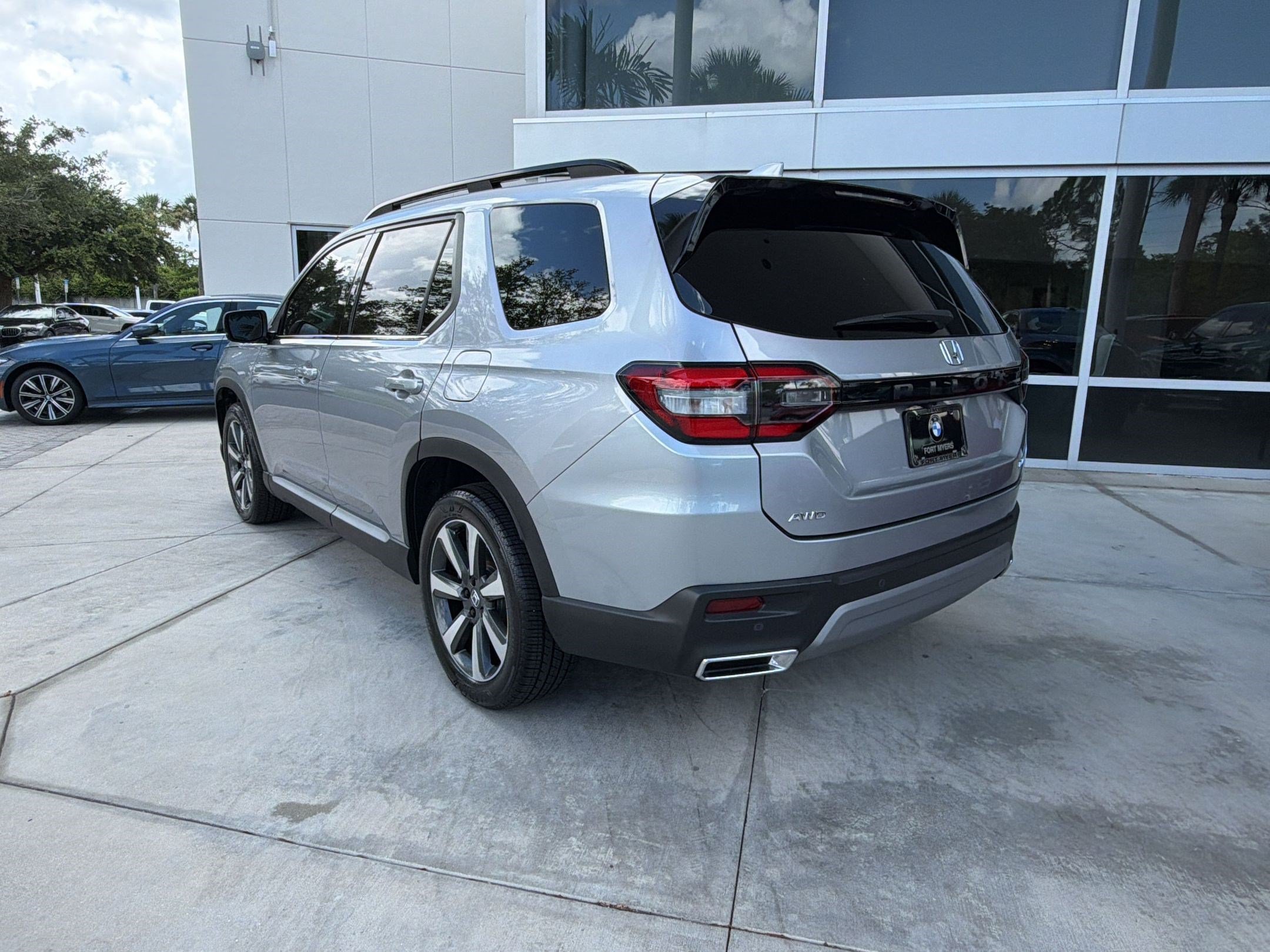 Used 2024 Honda Pilot Elite SUV