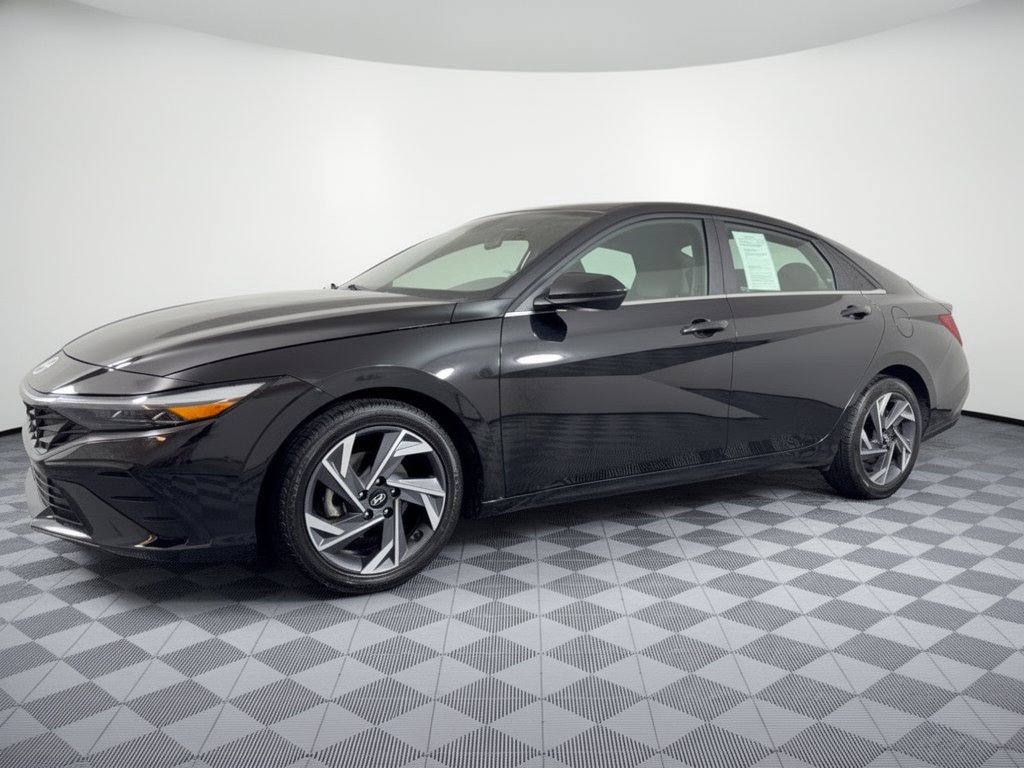 Used 2025 Hyundai Elantra SEL Convenience Sedan