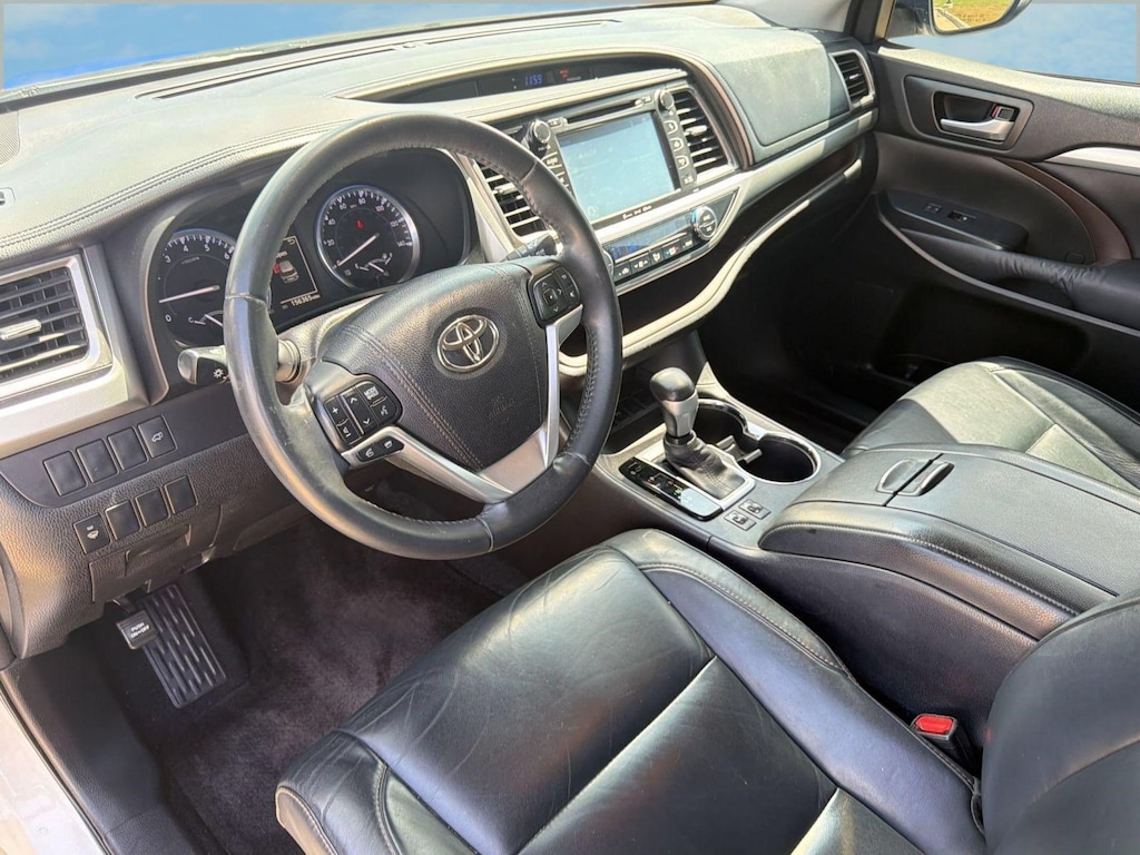 Used 2016 Toyota Highlander XLE V6 SUV