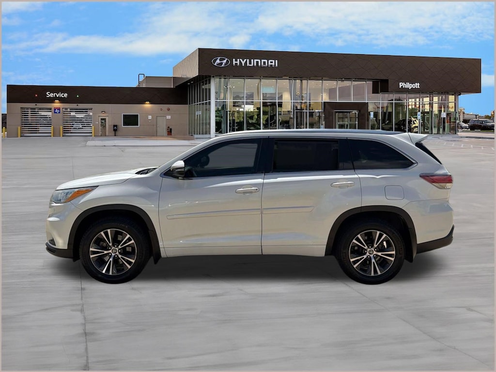 Used 2016 Toyota Highlander XLE V6 SUV