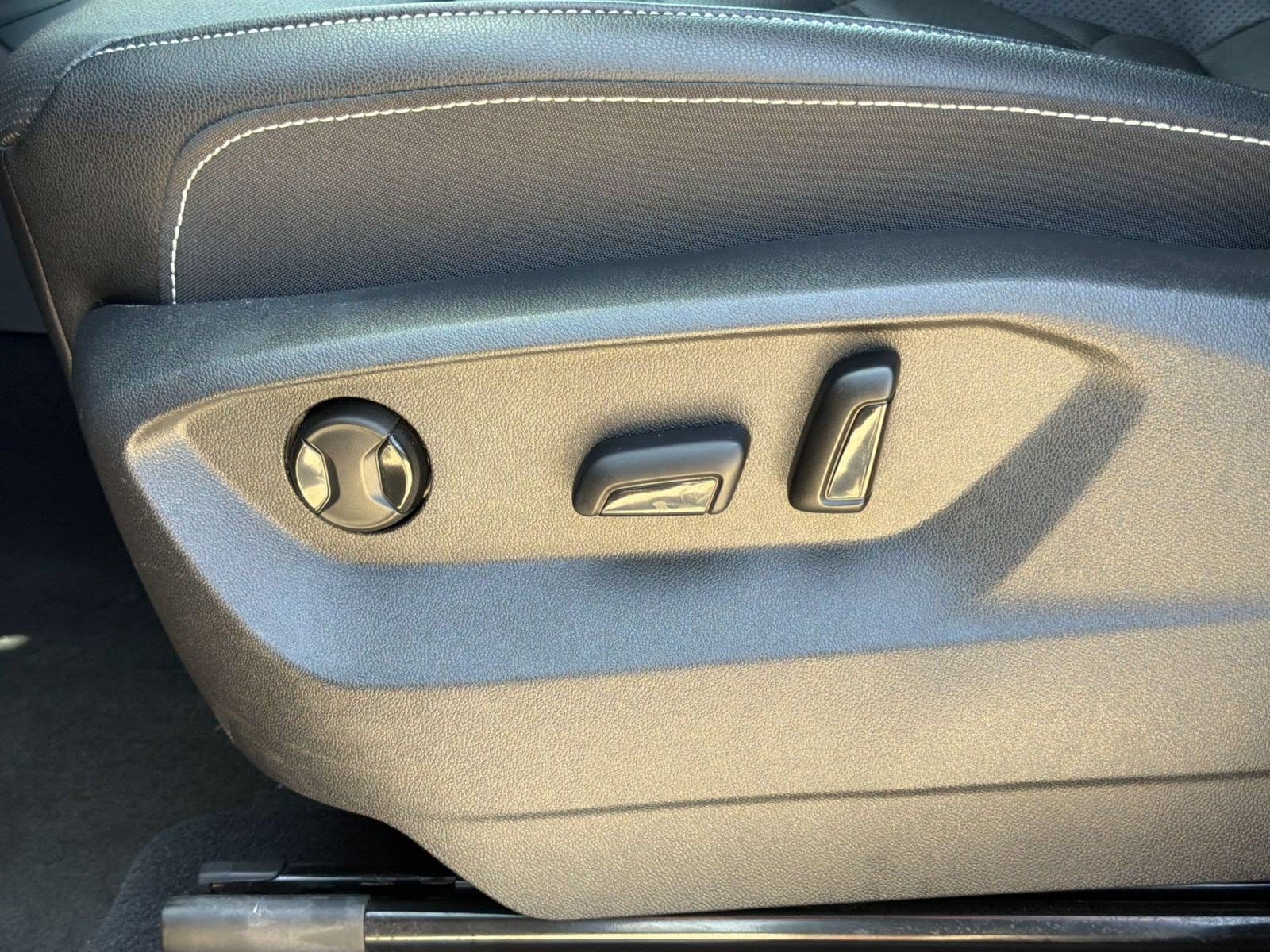 2026 Volkswagen Atlas SE w/Tech - Photo 15