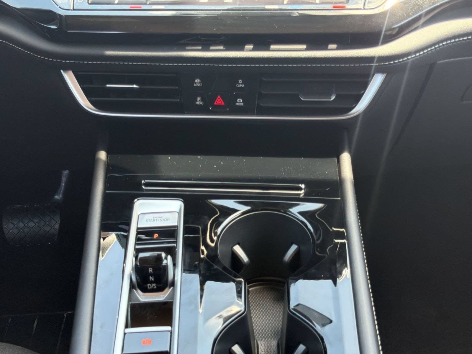2026 Volkswagen Atlas SE w/Tech - Photo 19