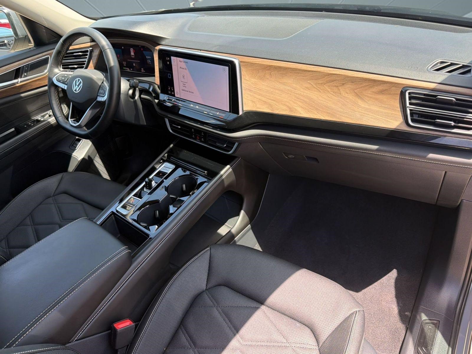 2026 Volkswagen Atlas SE w/Tech - Photo 28