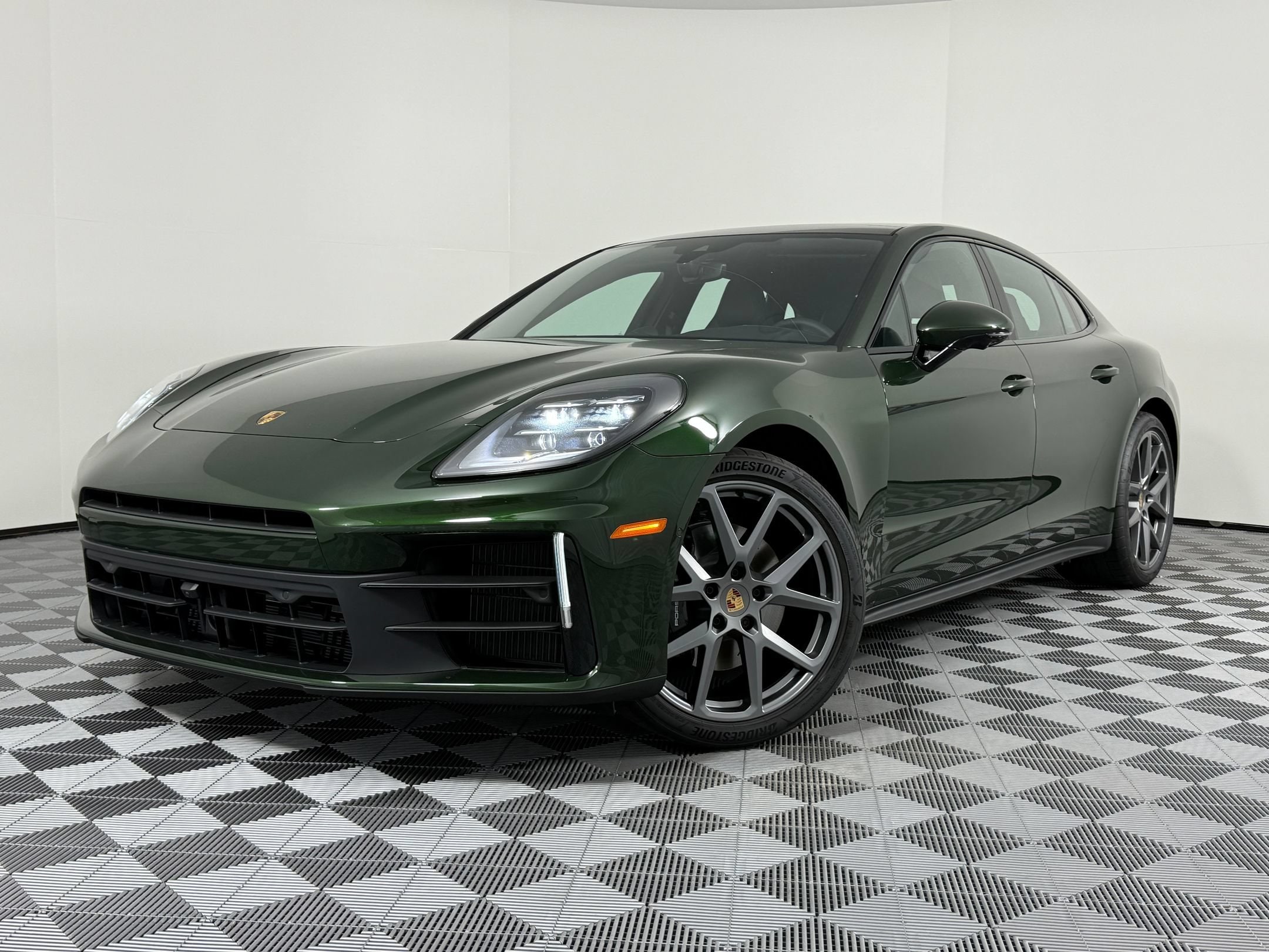 2026 Porsche Panamera 4 Hatchback