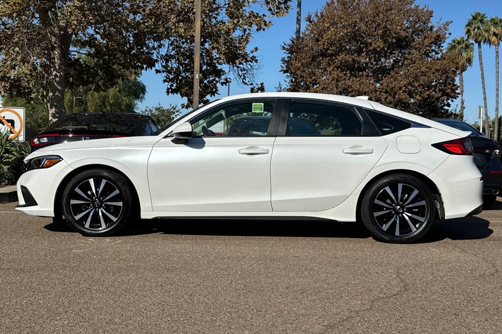 Used 2024 Honda Civic EX-L Hatchback
